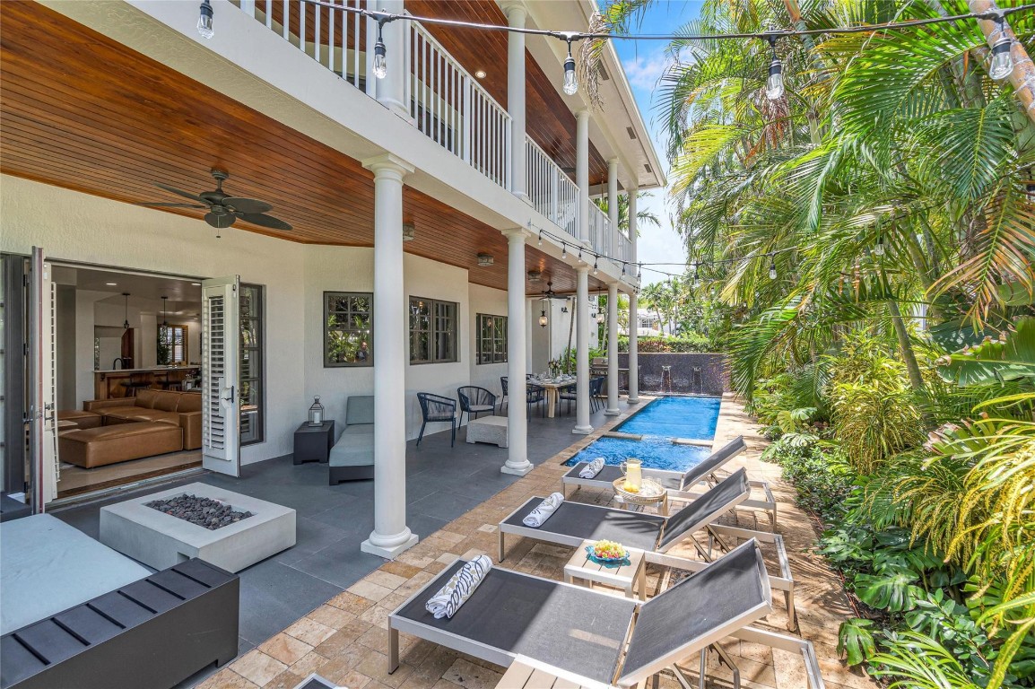 1958 Harbourview Dr.