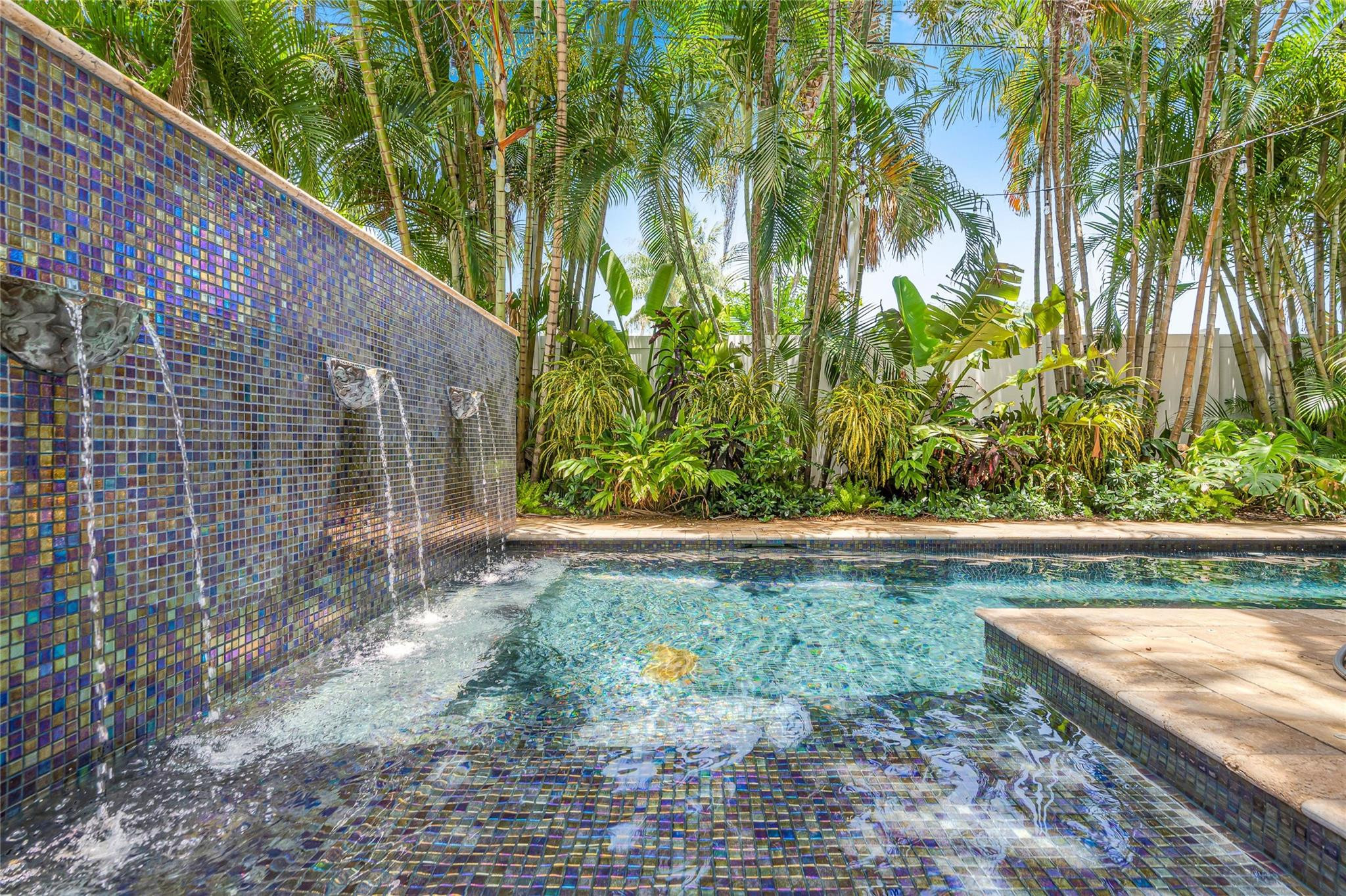 1958 Harbourview Dr.