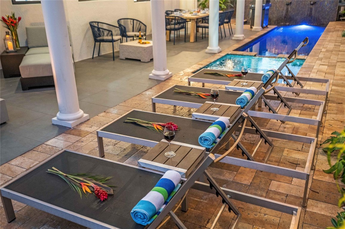 1958 Harbourview Dr.