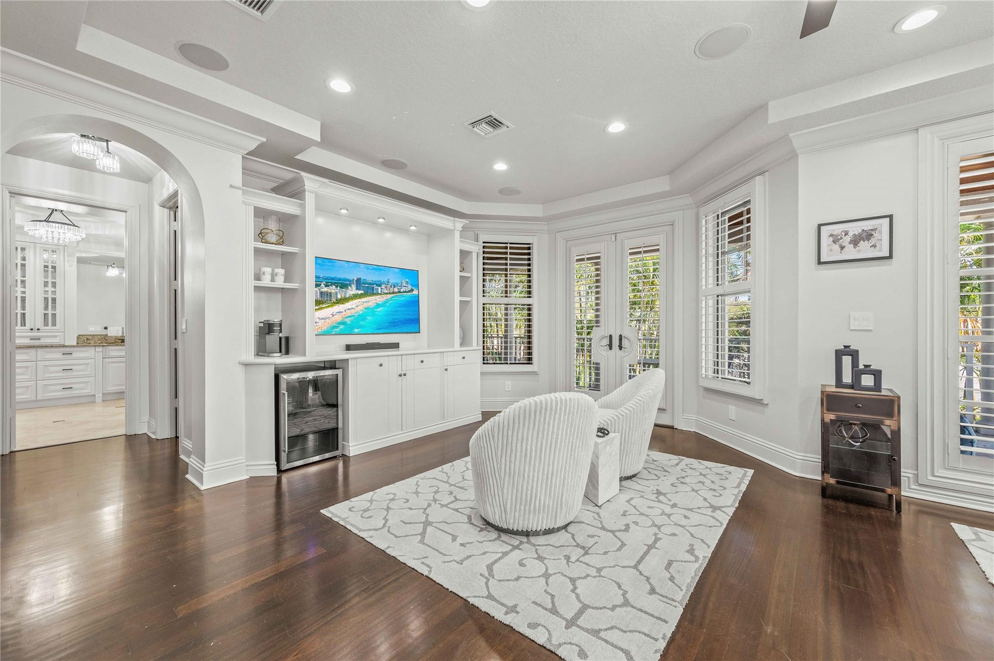 1958 Harbourview Dr.