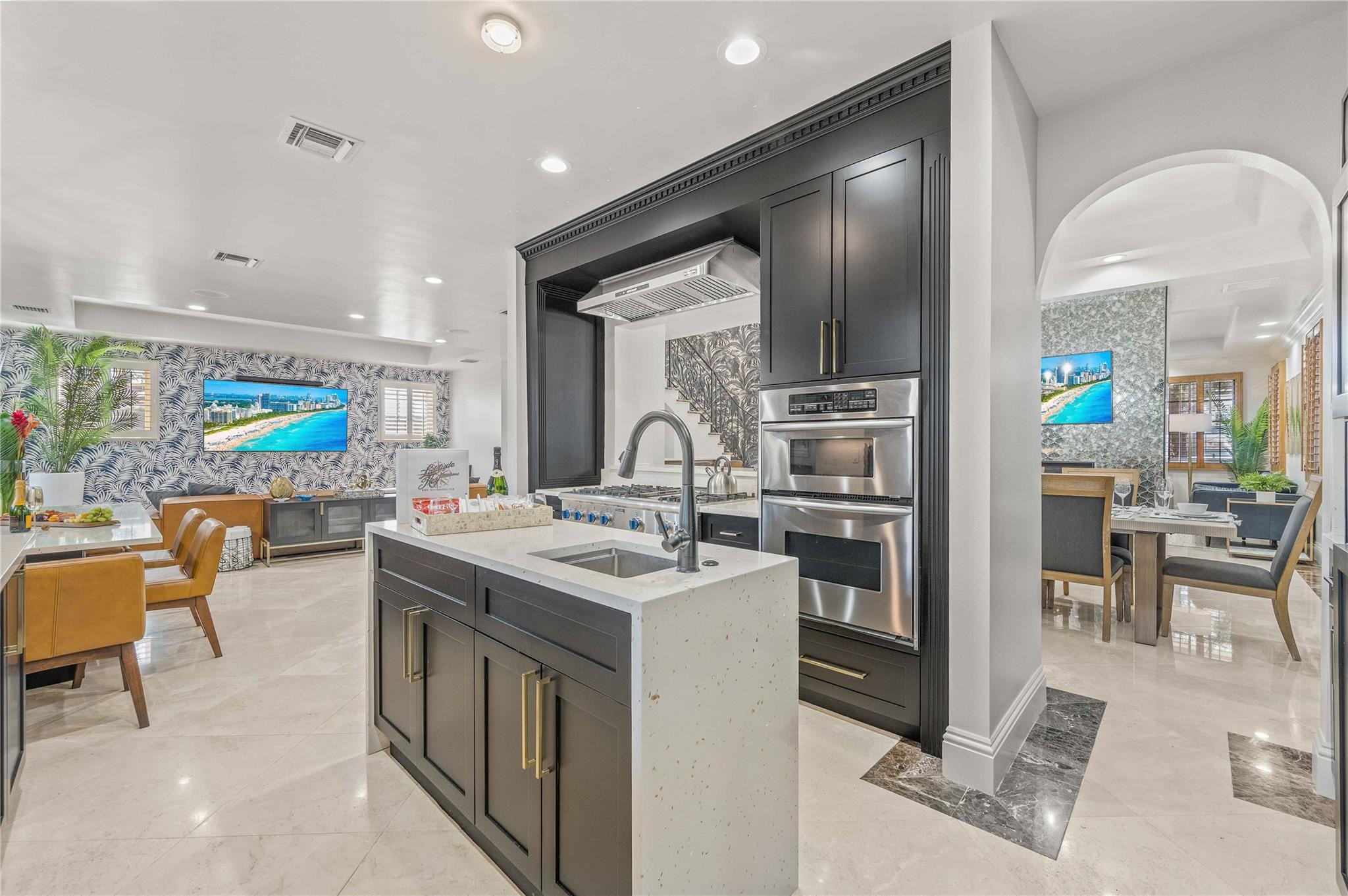 1958 Harbourview Dr.