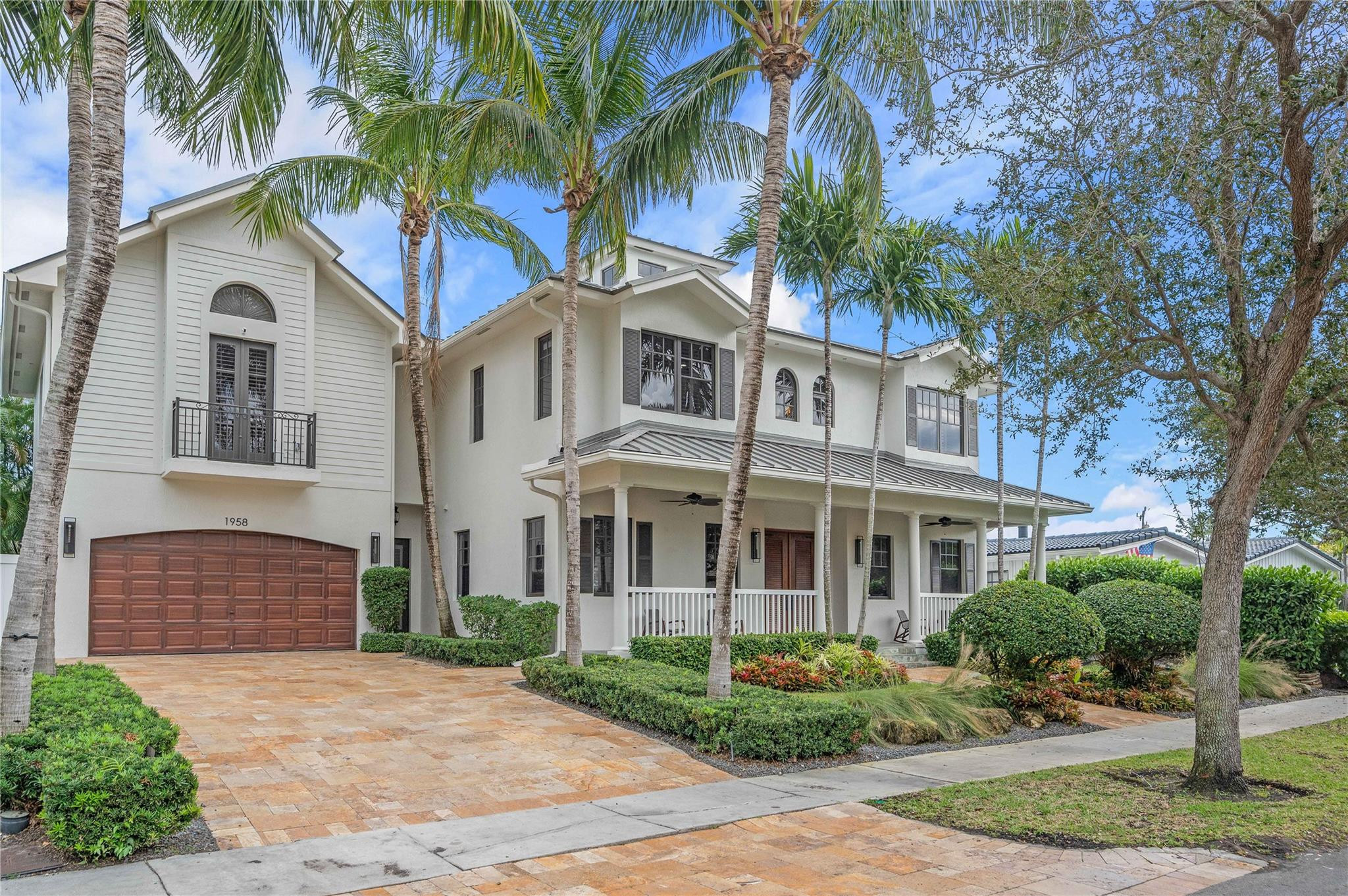 1958 Harbourview Dr.