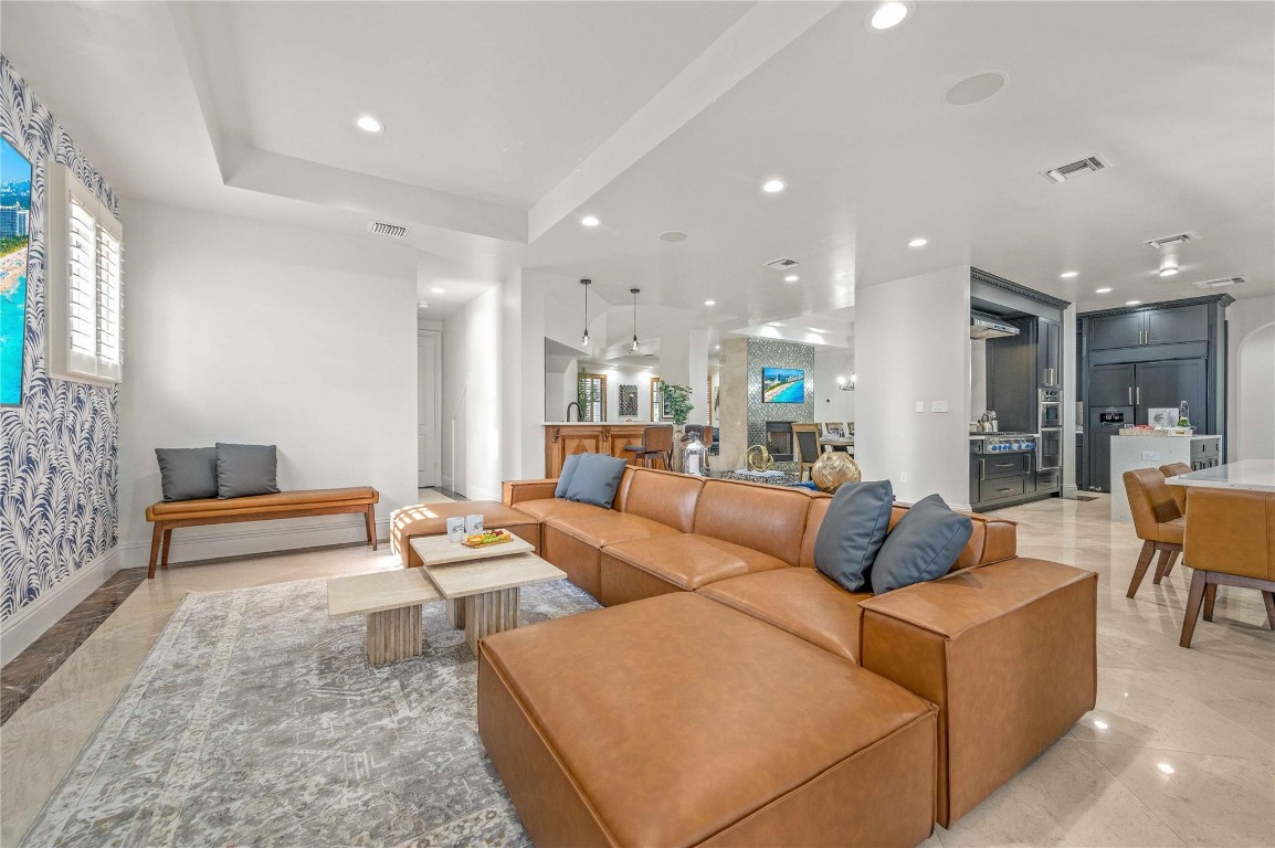 1958 Harbourview Dr.