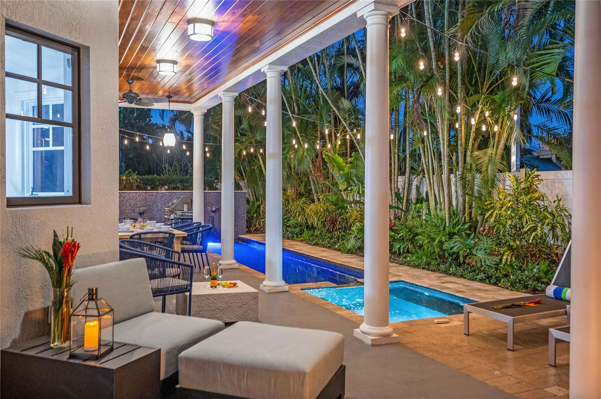 1958 Harbourview Dr.