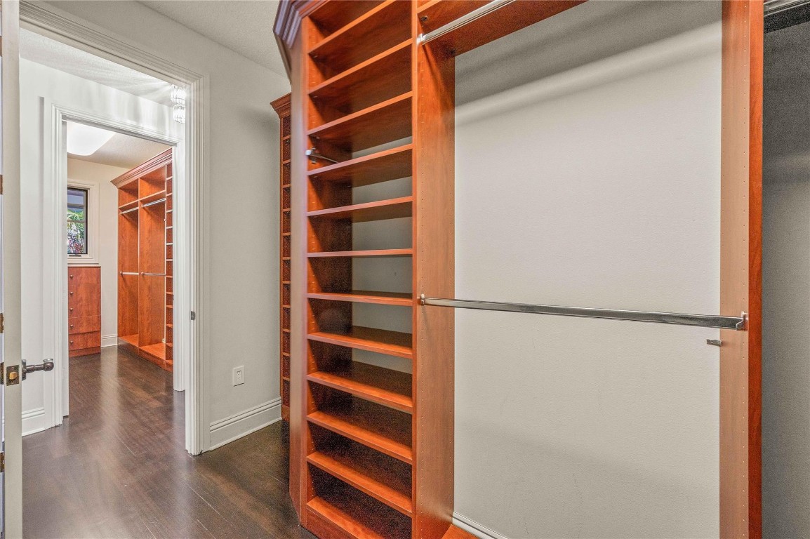 1958 Harbourview Dr.