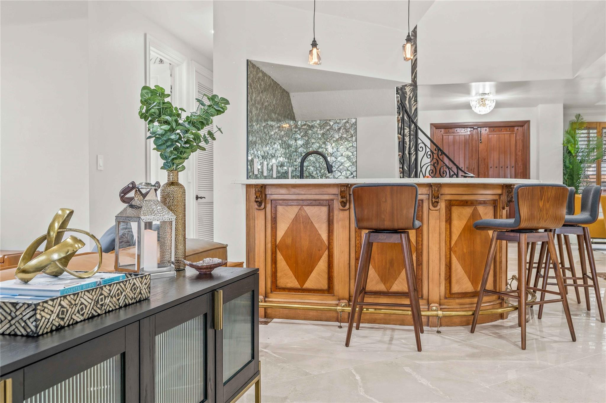 1958 Harbourview Dr.