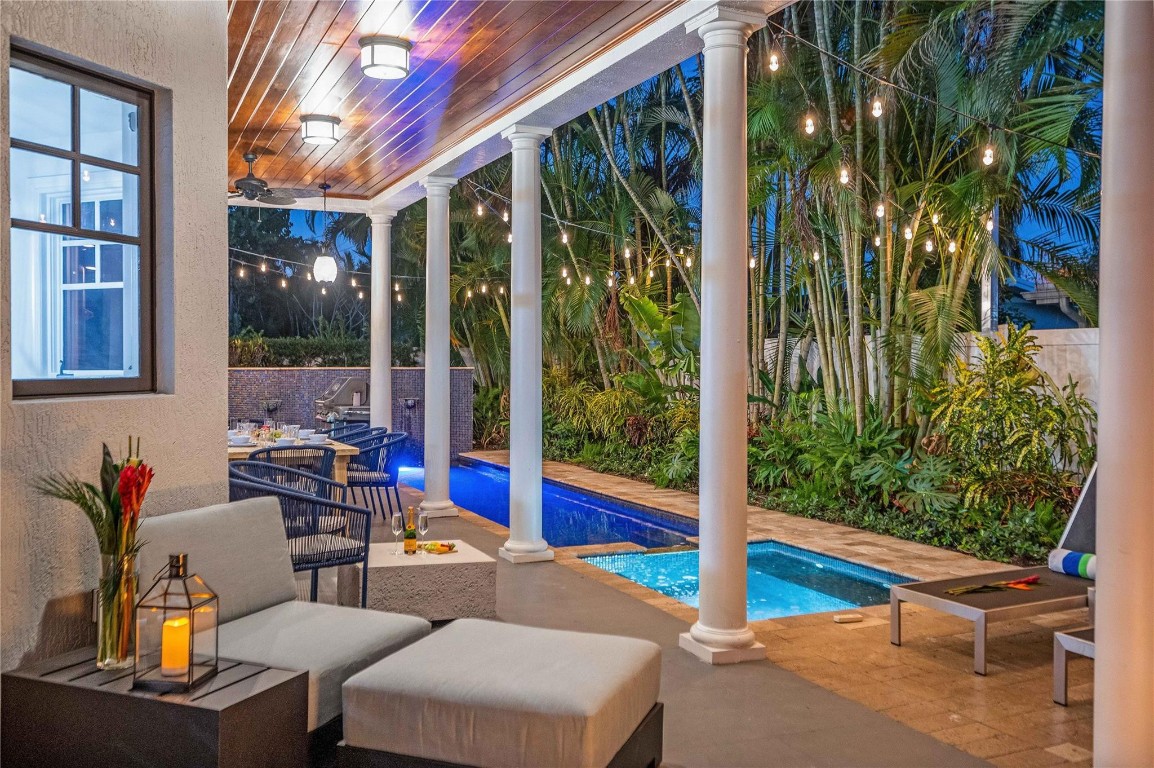 1958 Harbourview Dr.