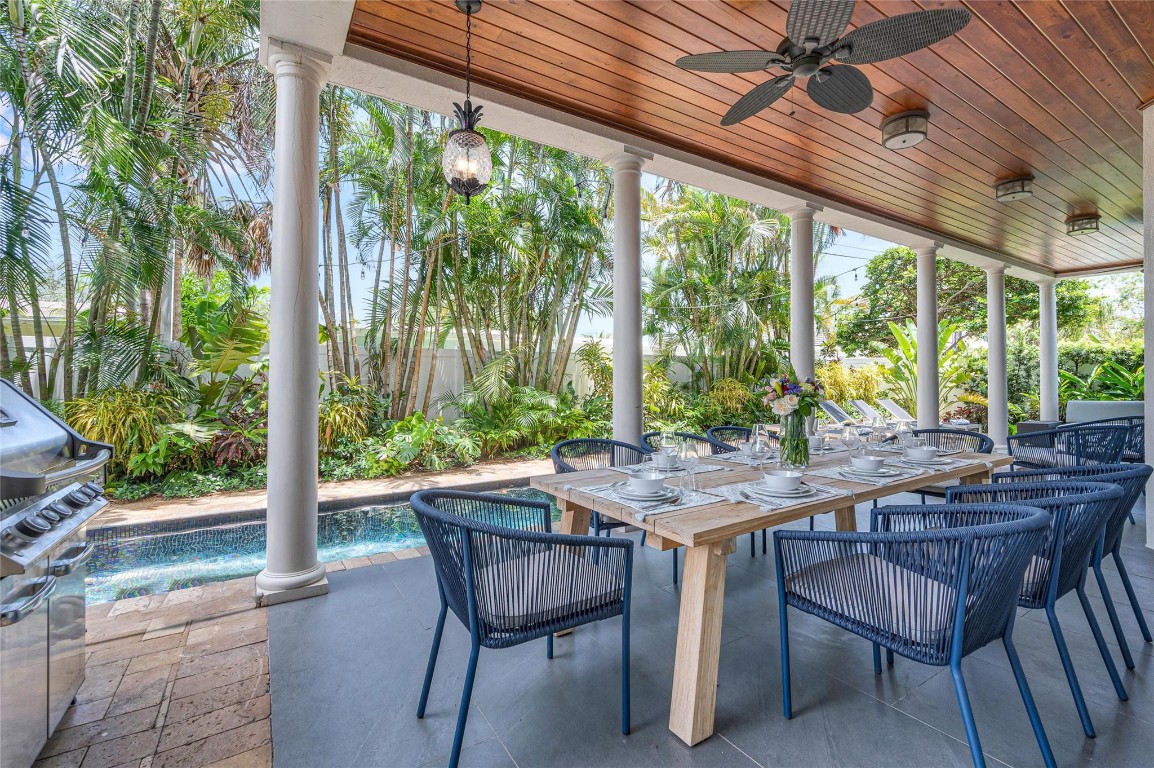 1958 Harbourview Dr.