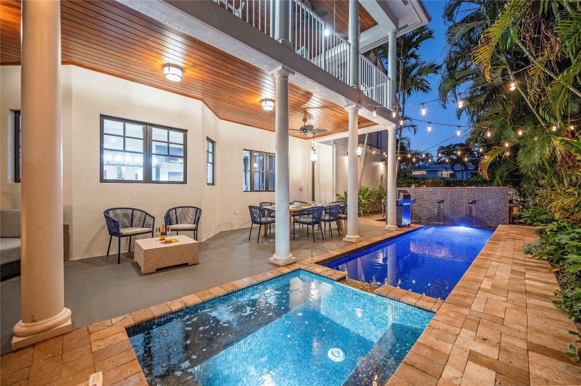 1958 Harbourview Dr.