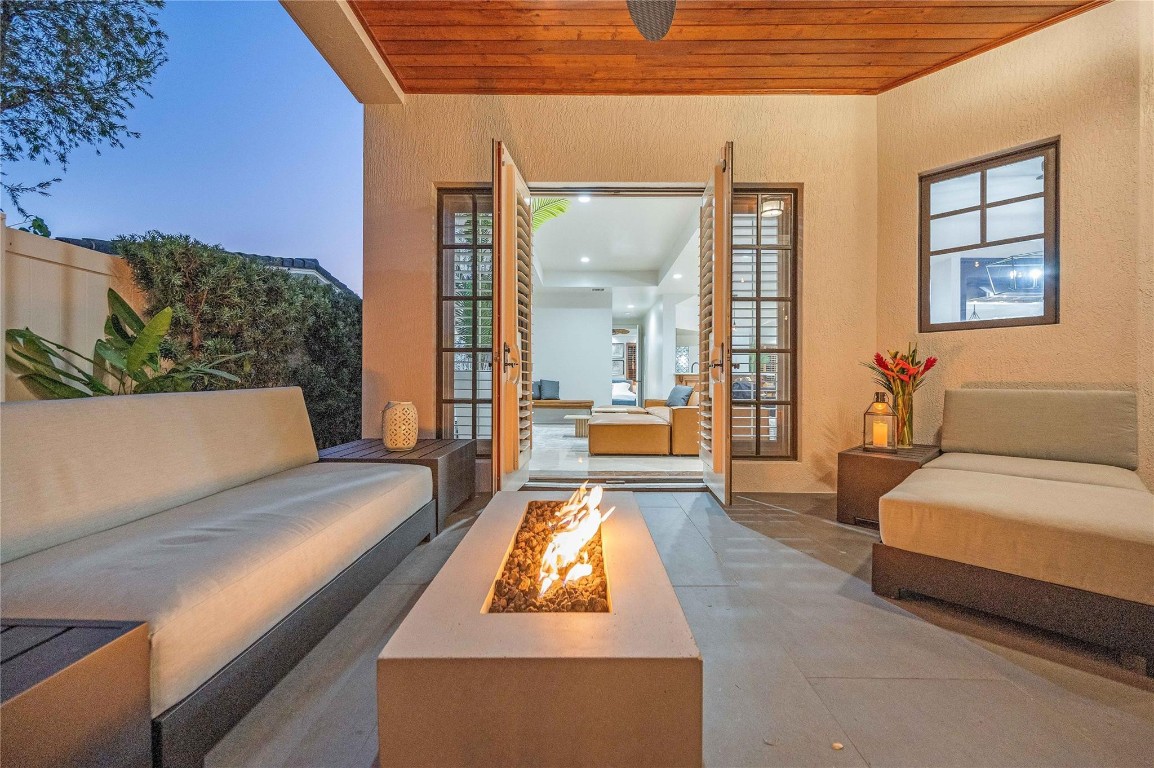 1958 Harbourview Dr.