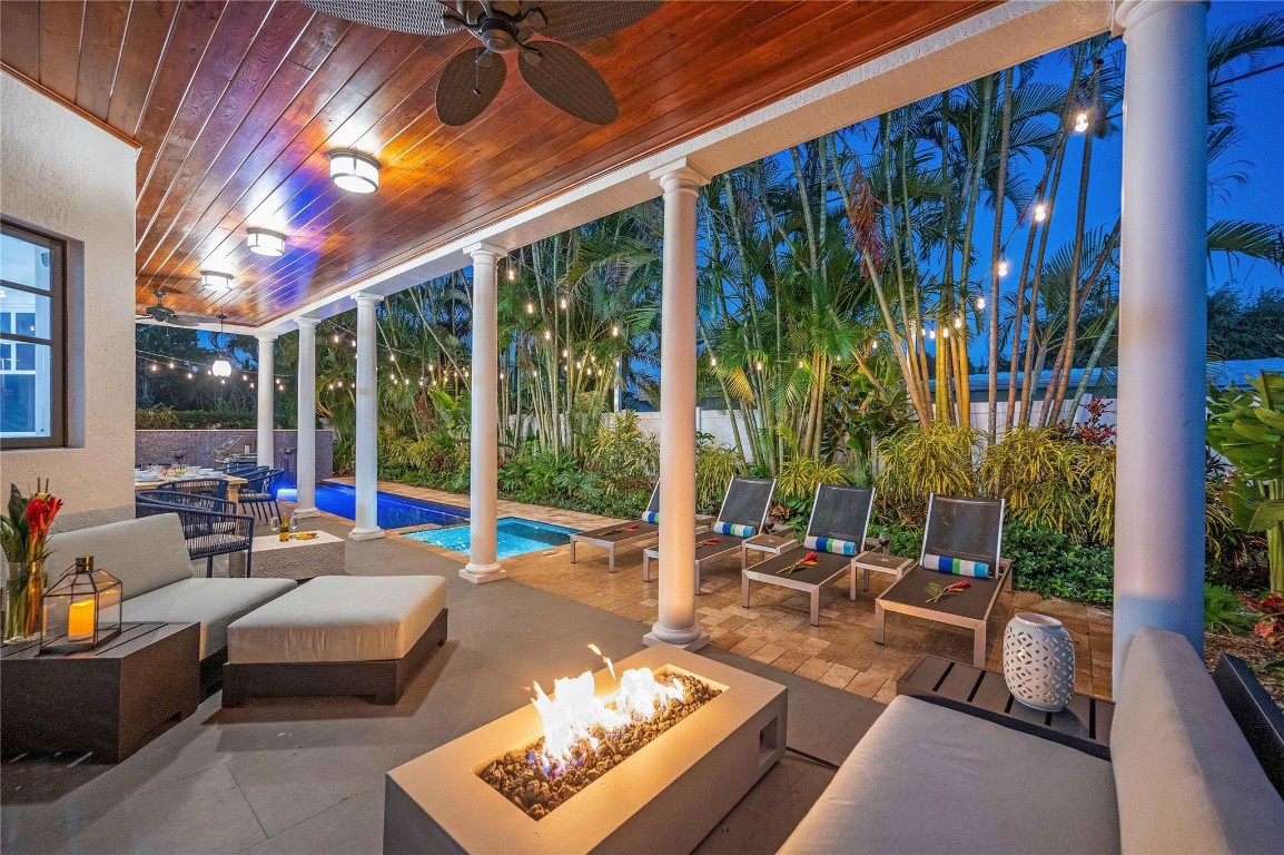 1958 Harbourview Dr.