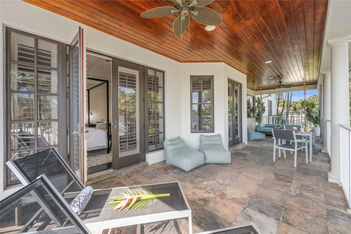 1958 Harbourview Dr.