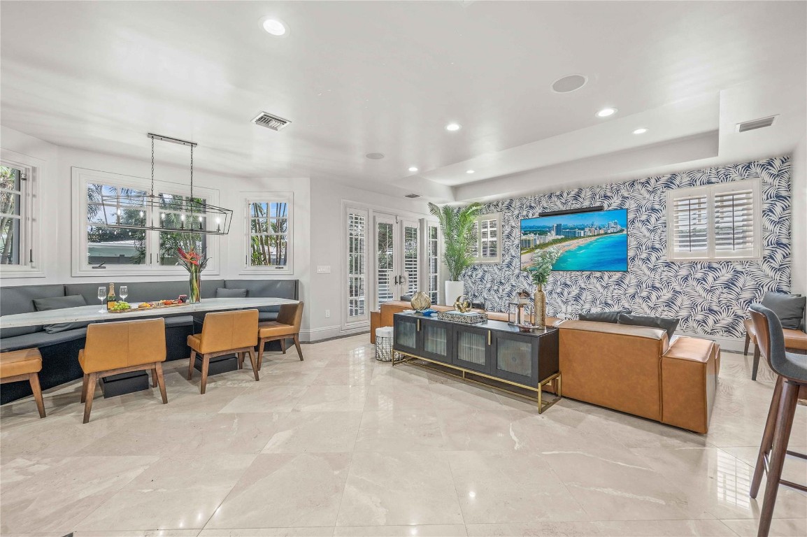 1958 Harbourview Dr.