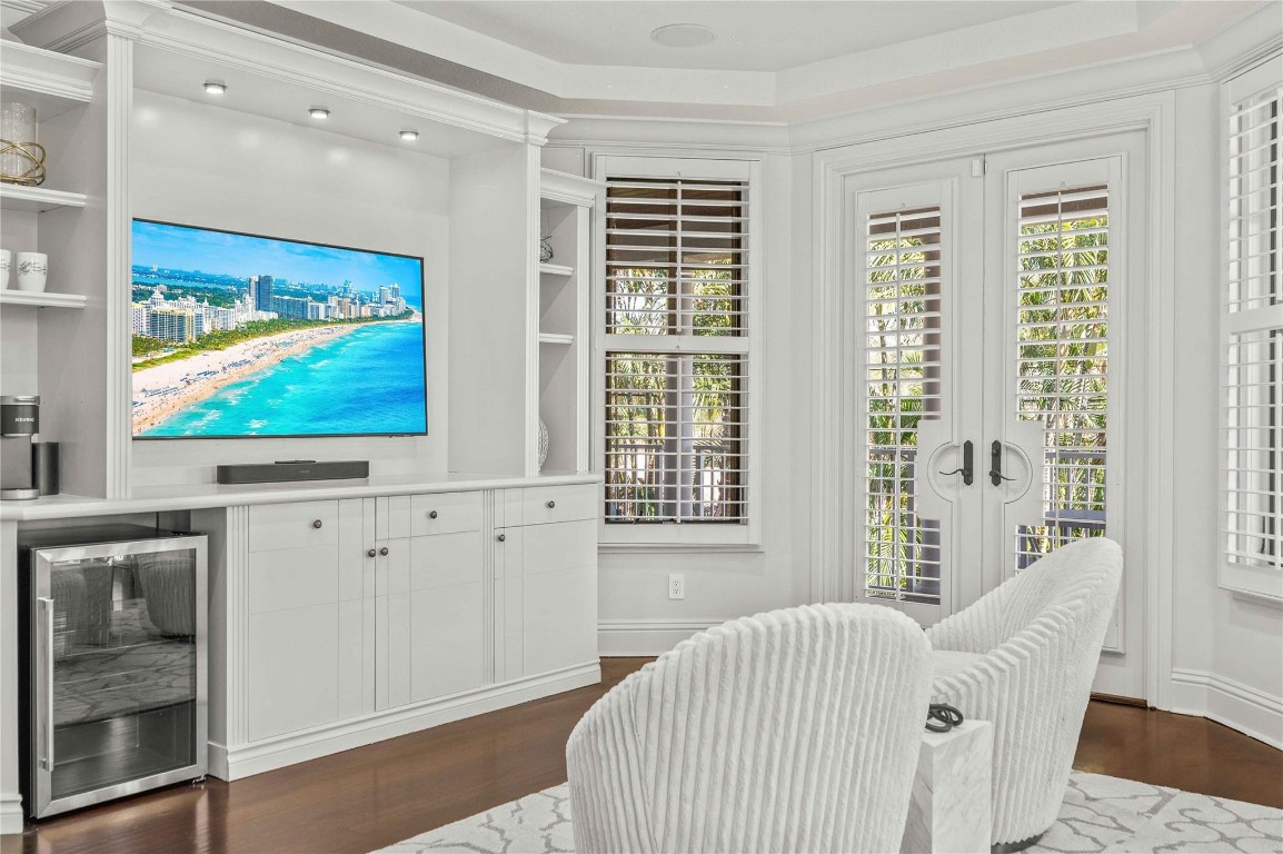 1958 Harbourview Dr.