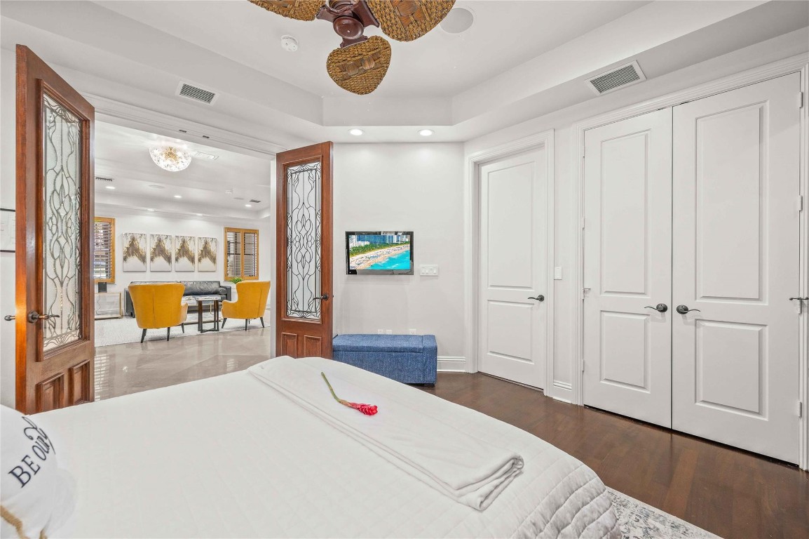 1958 Harbourview Dr.