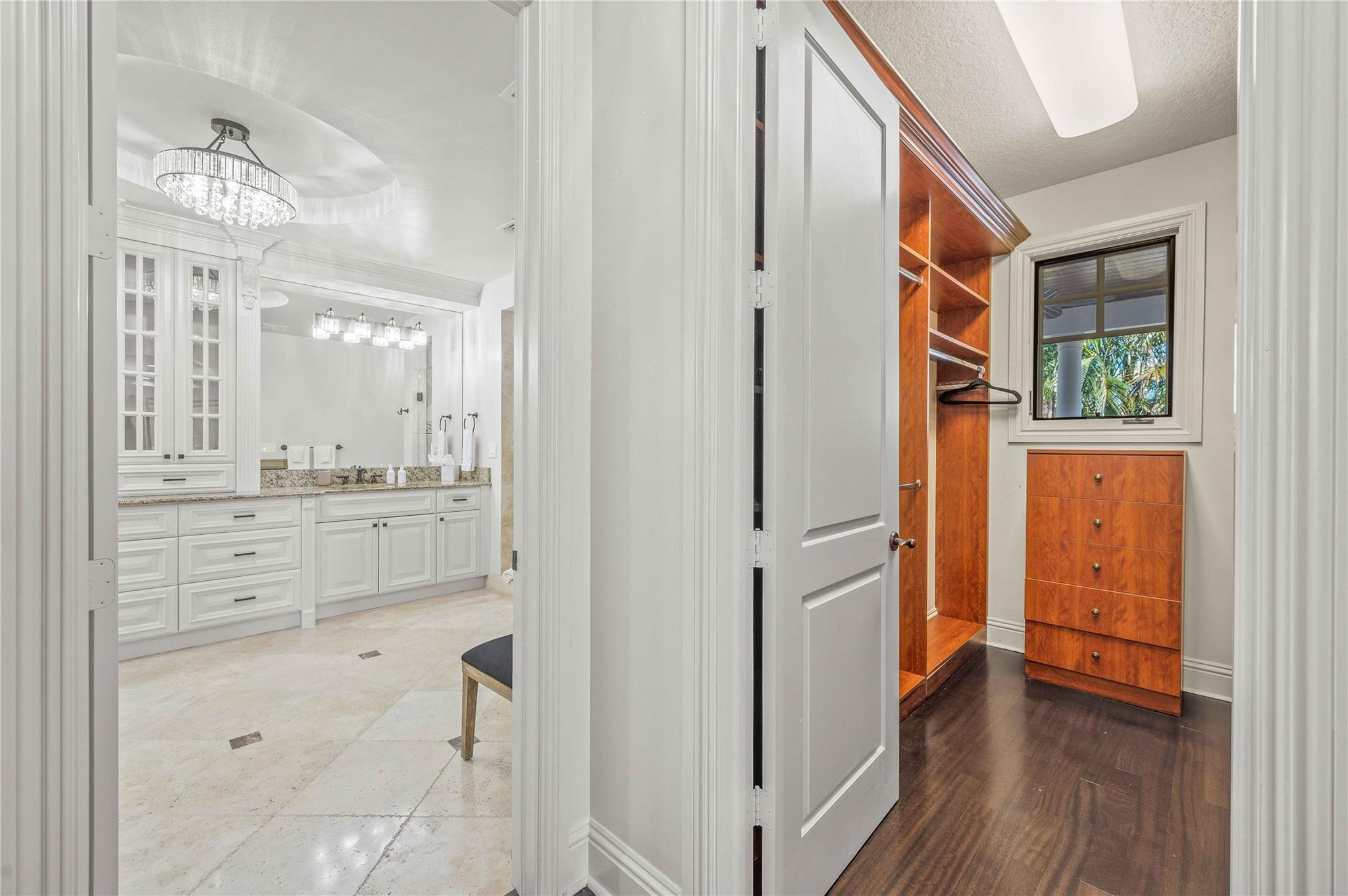 1958 Harbourview Dr.