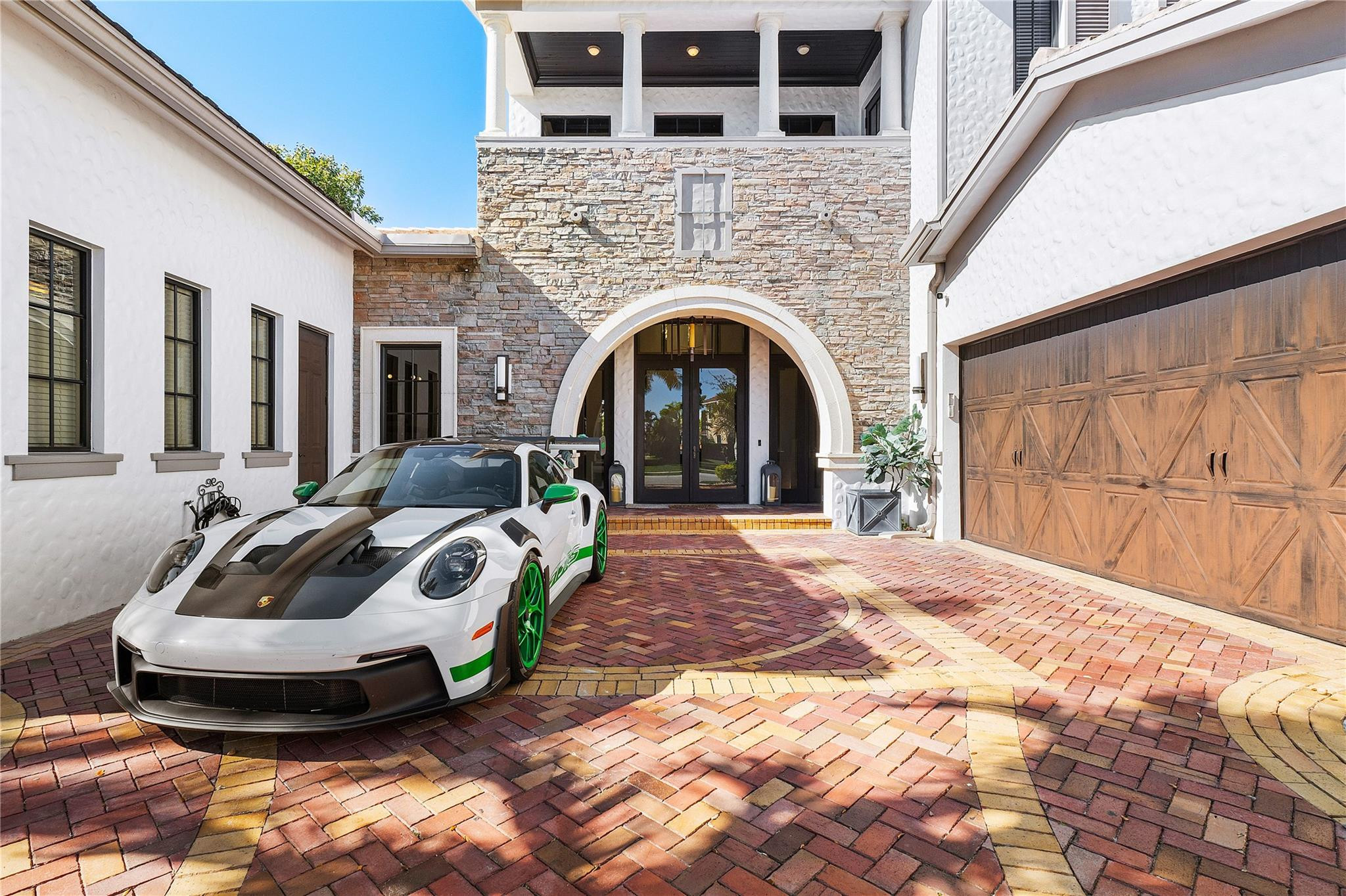 9910 Bay Leaf Ct