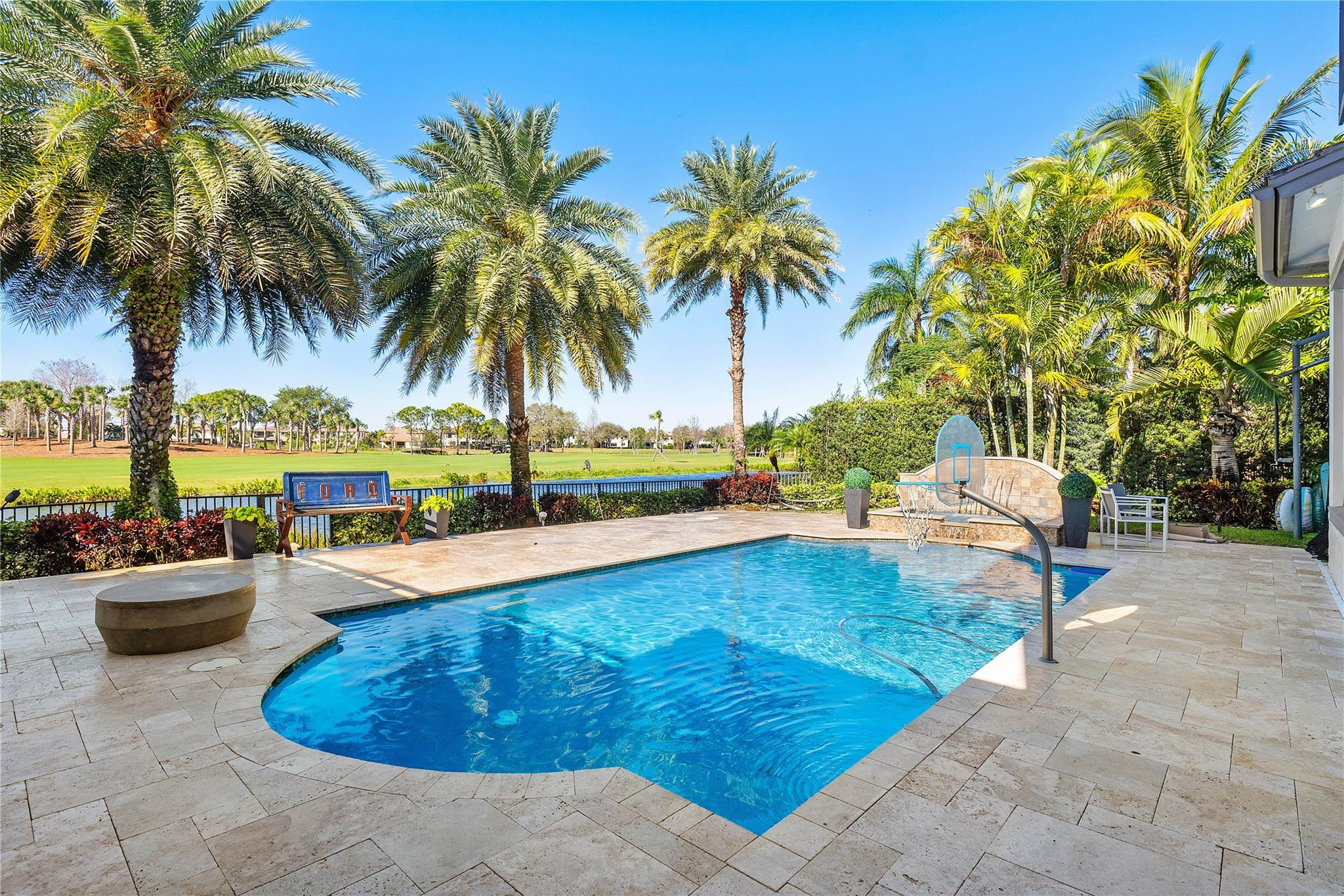 9910 Bay Leaf Ct