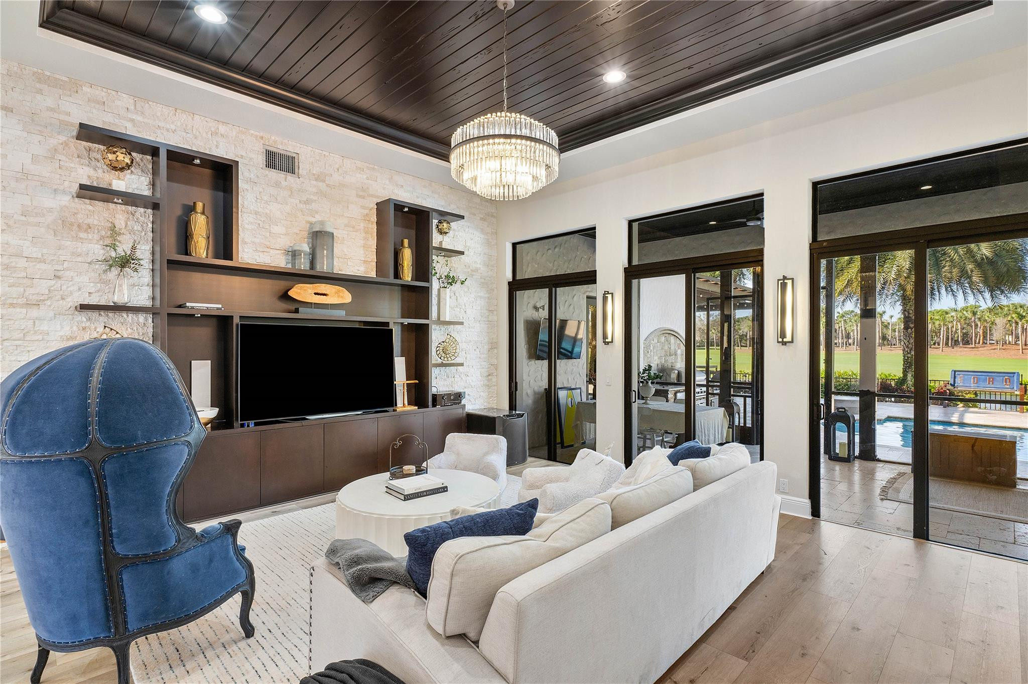 9910 Bay Leaf Ct