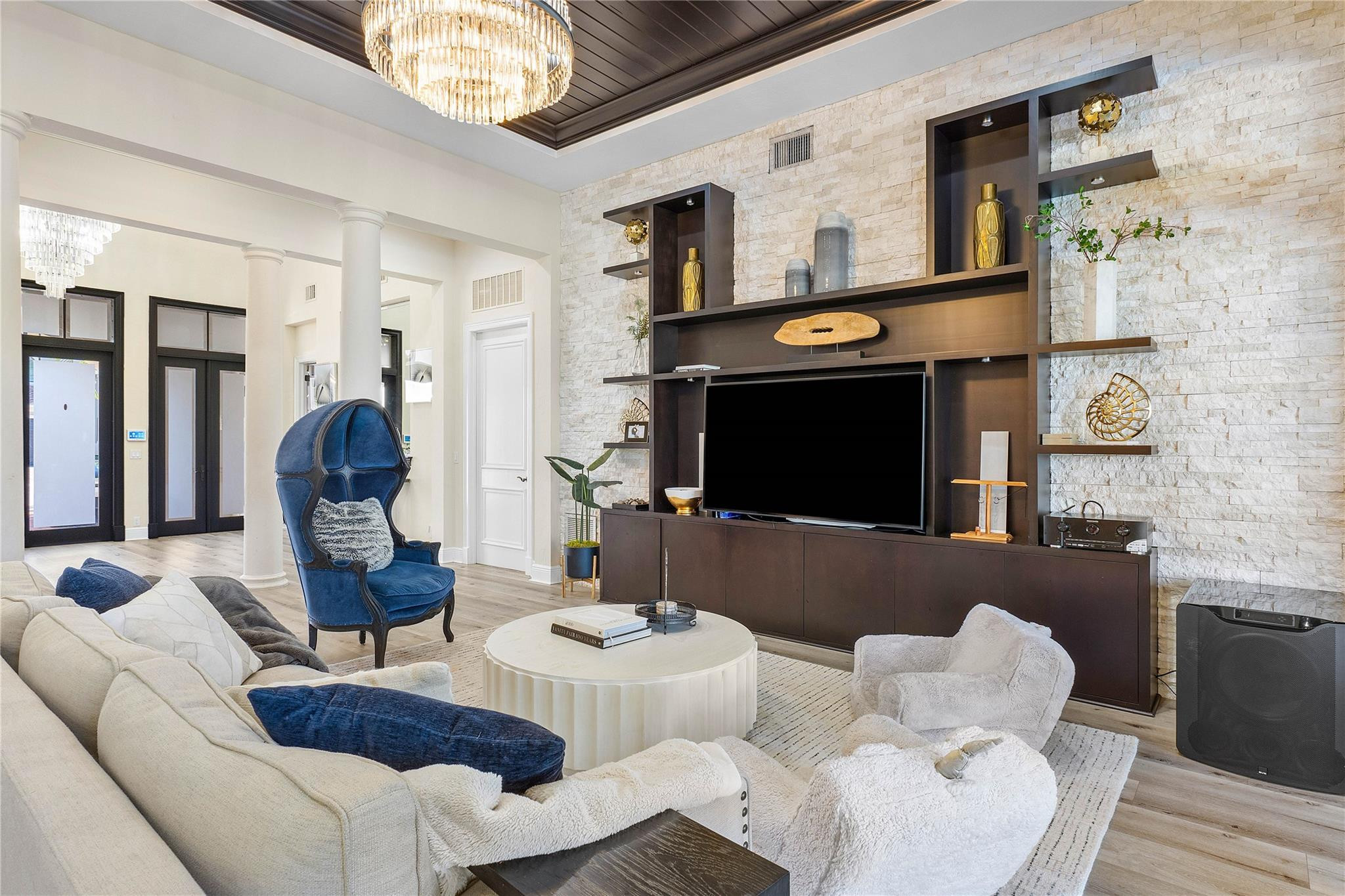 9910 Bay Leaf Ct