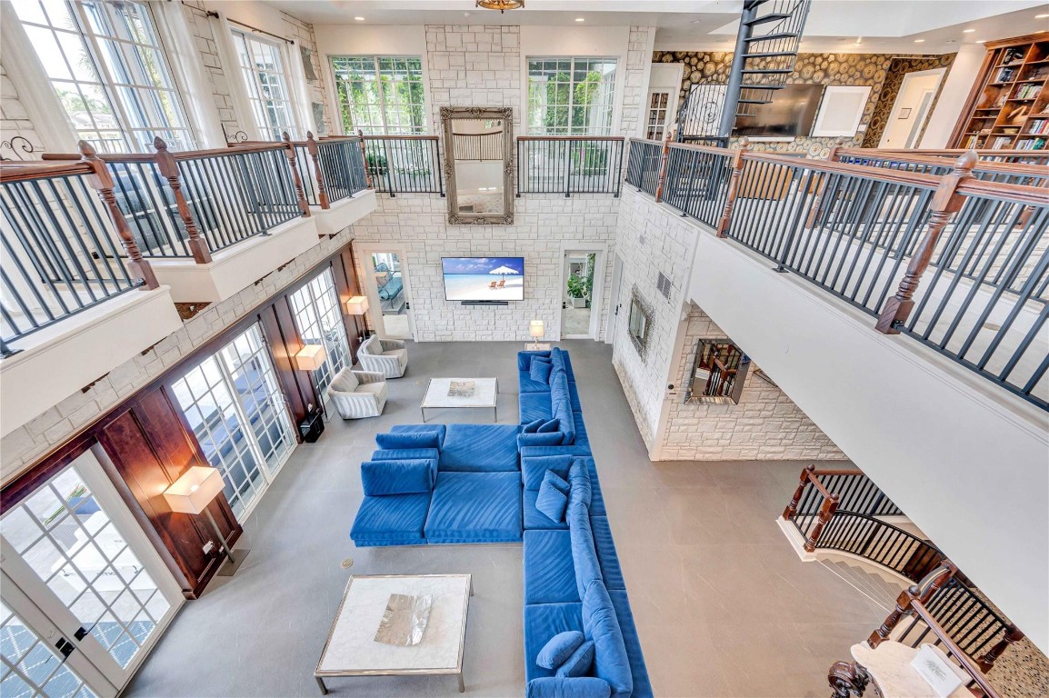 1317 Middle River Dr