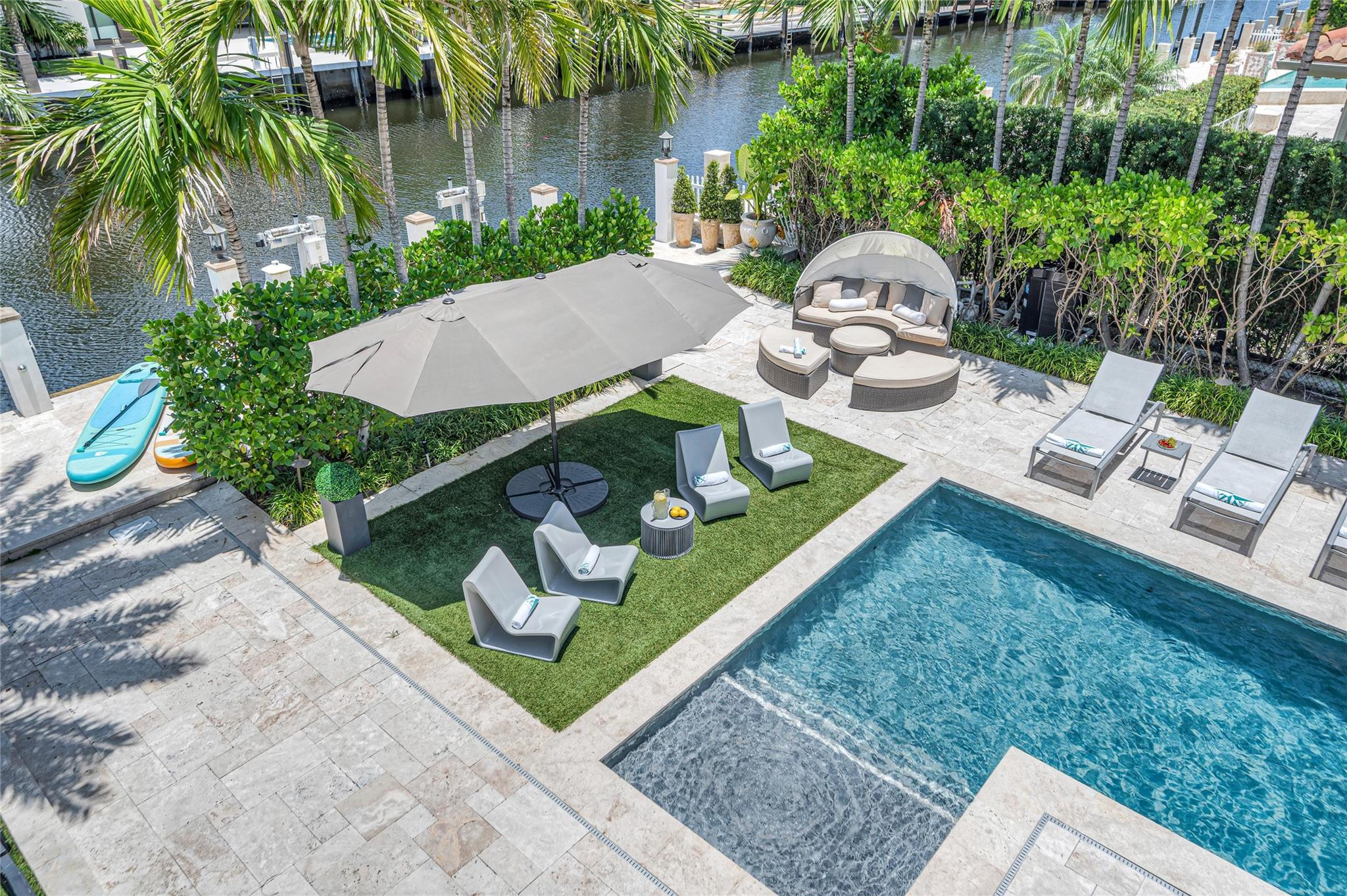 2323 Delmar Pl