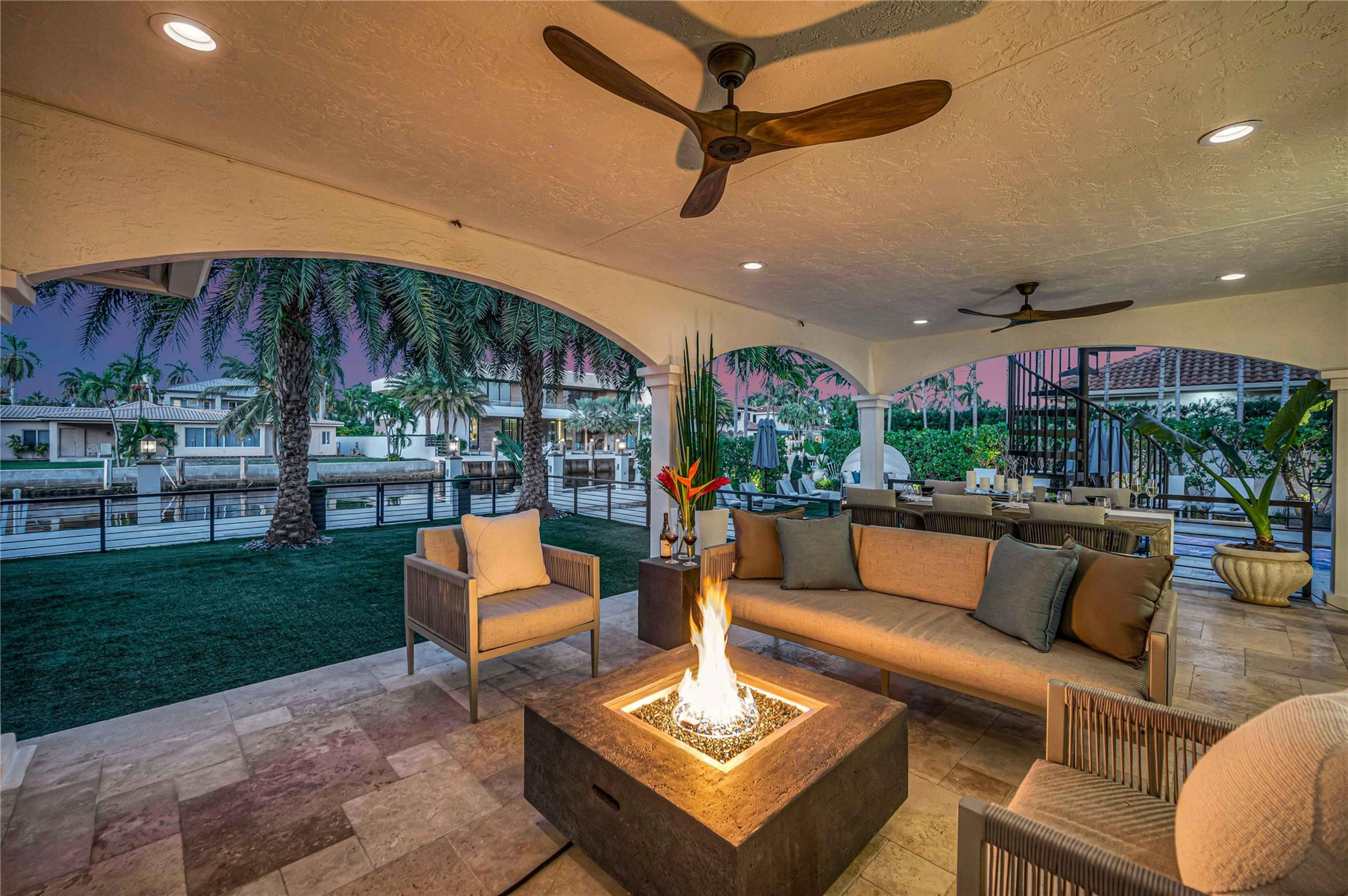 2323 Delmar Pl