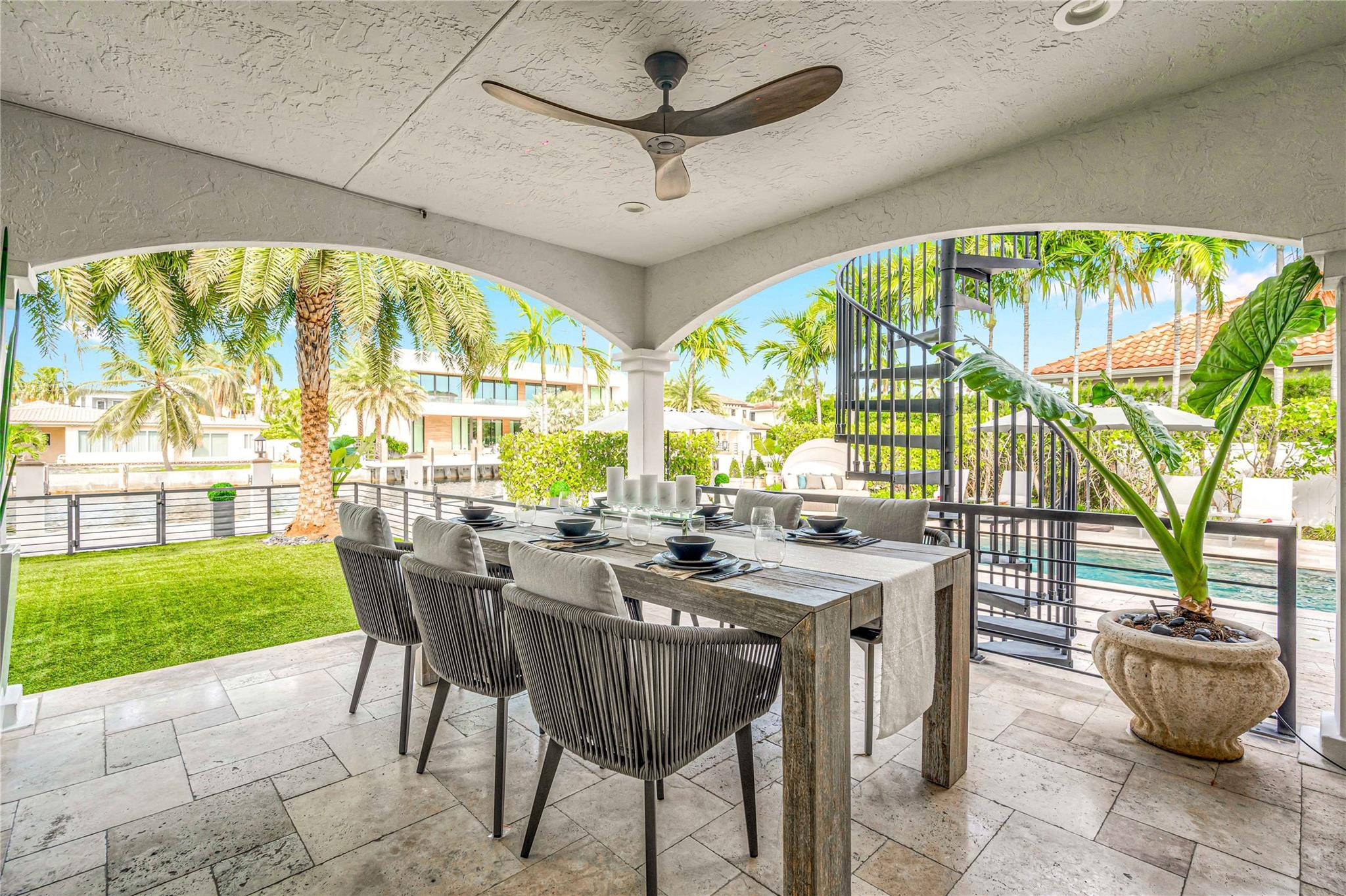 2323 Delmar Pl
