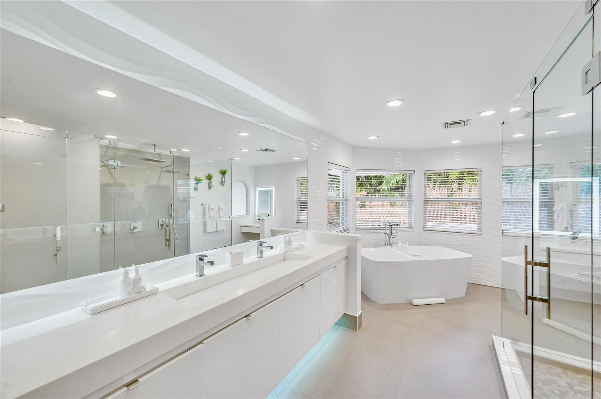 2323 Delmar Pl