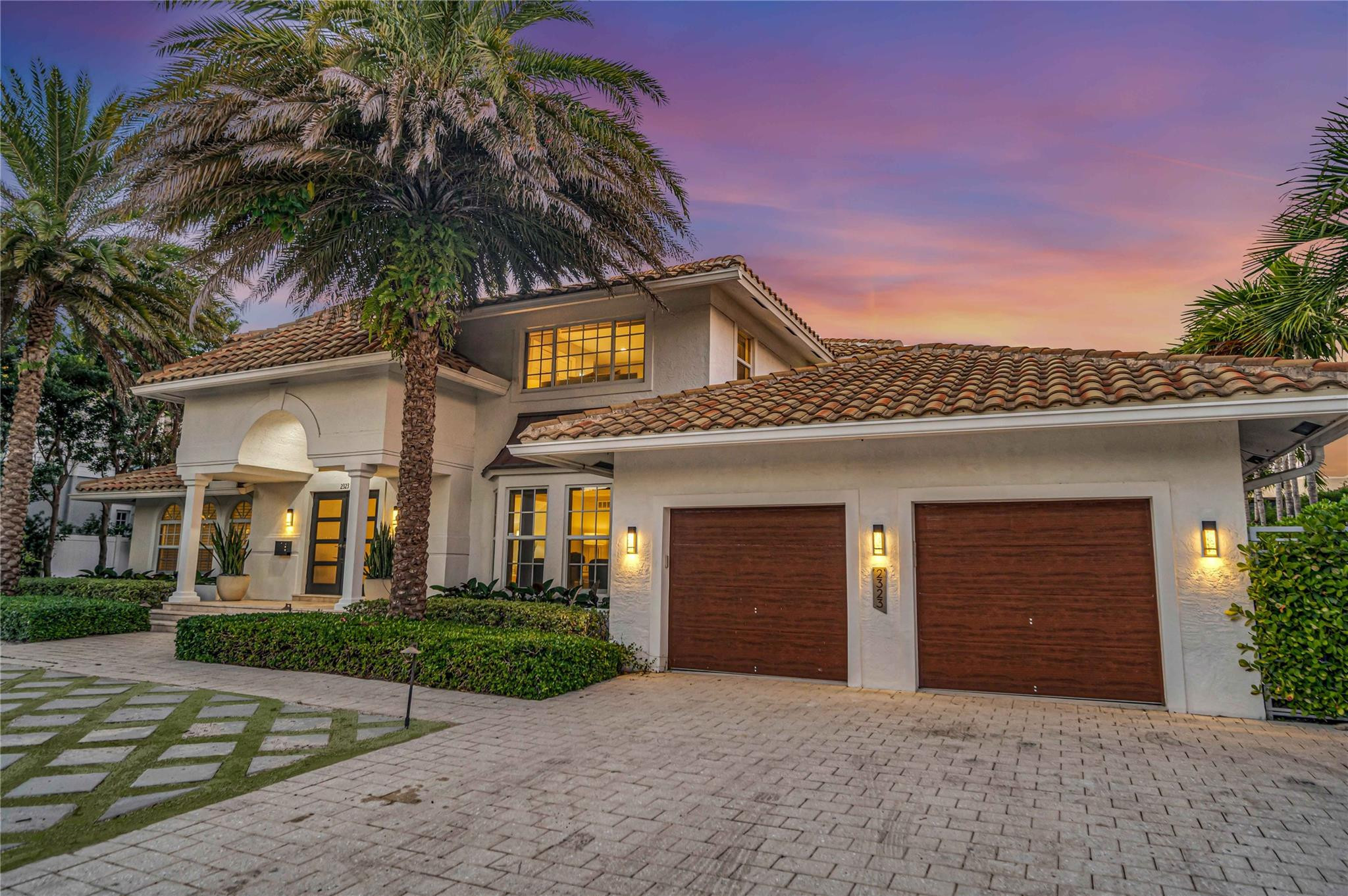 2323 Delmar Pl