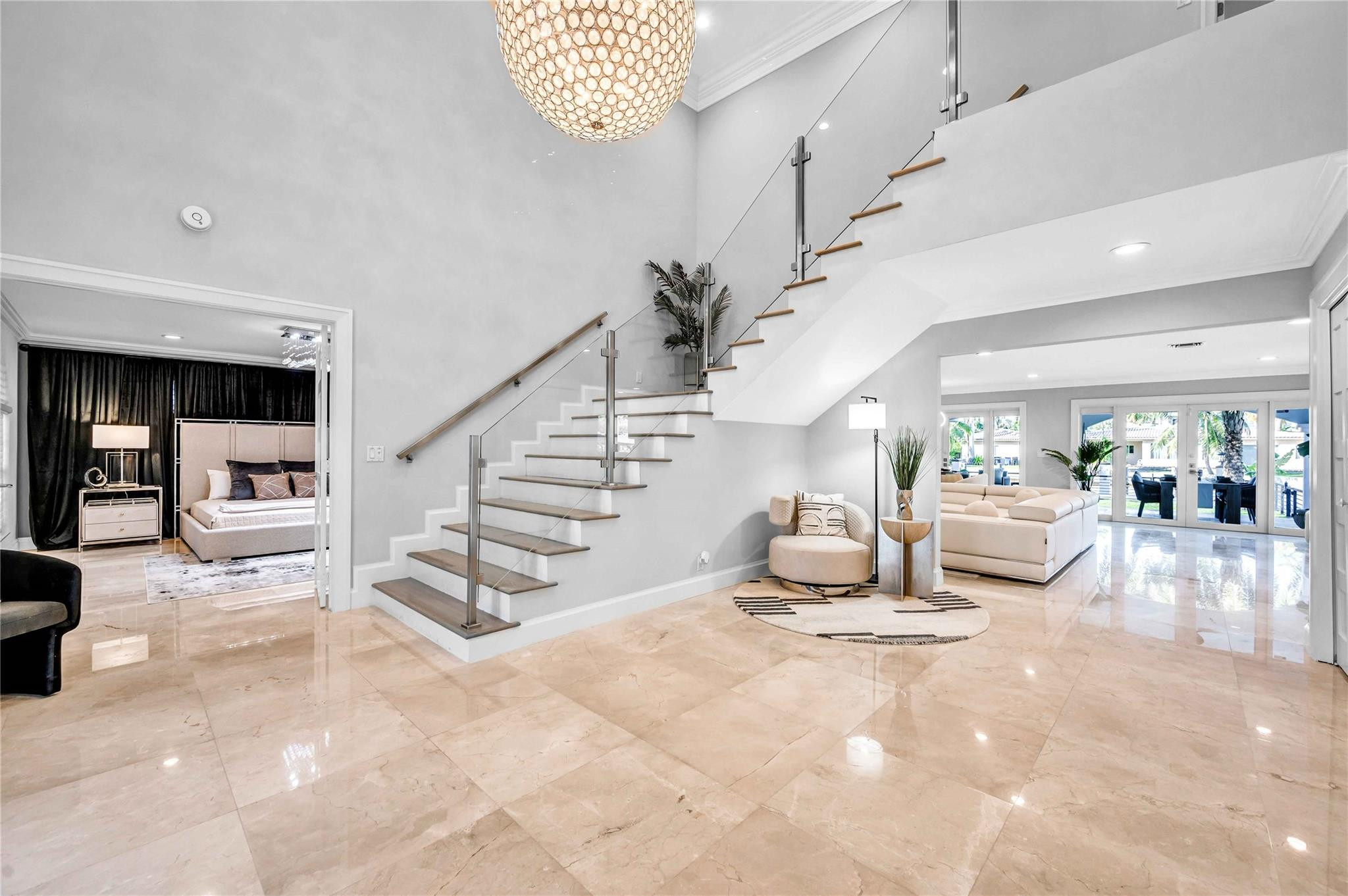 2323 Delmar Pl