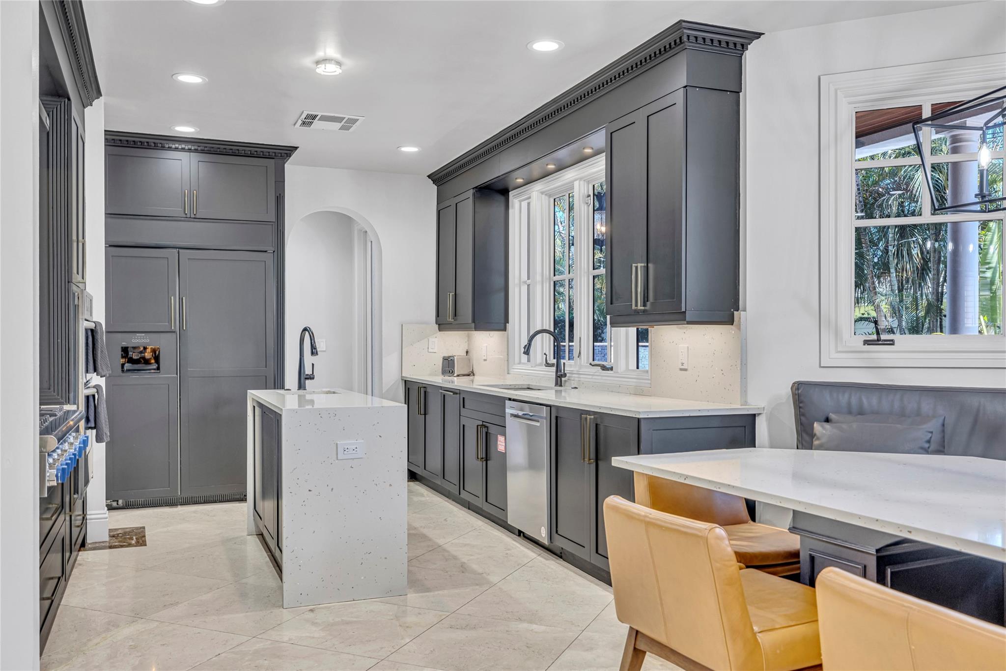 1958 Harbourview Dr.