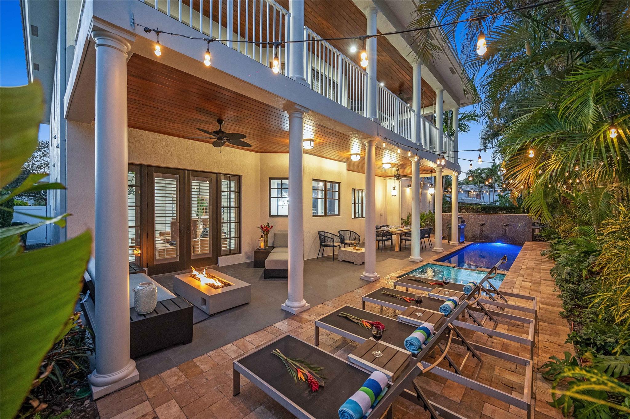 1958 Harbourview Dr.