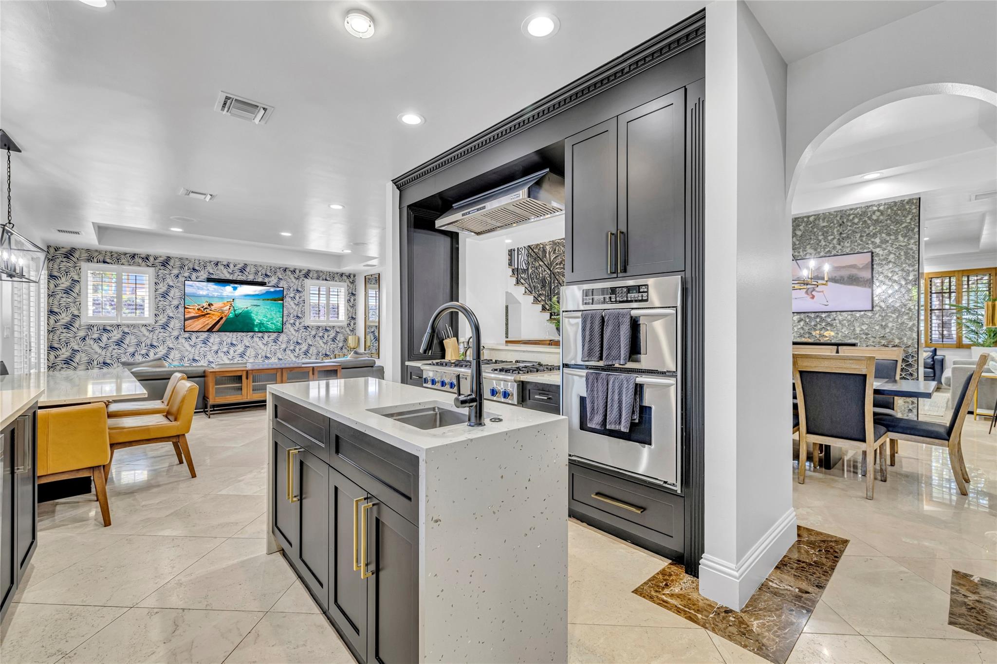 1958 Harbourview Dr.