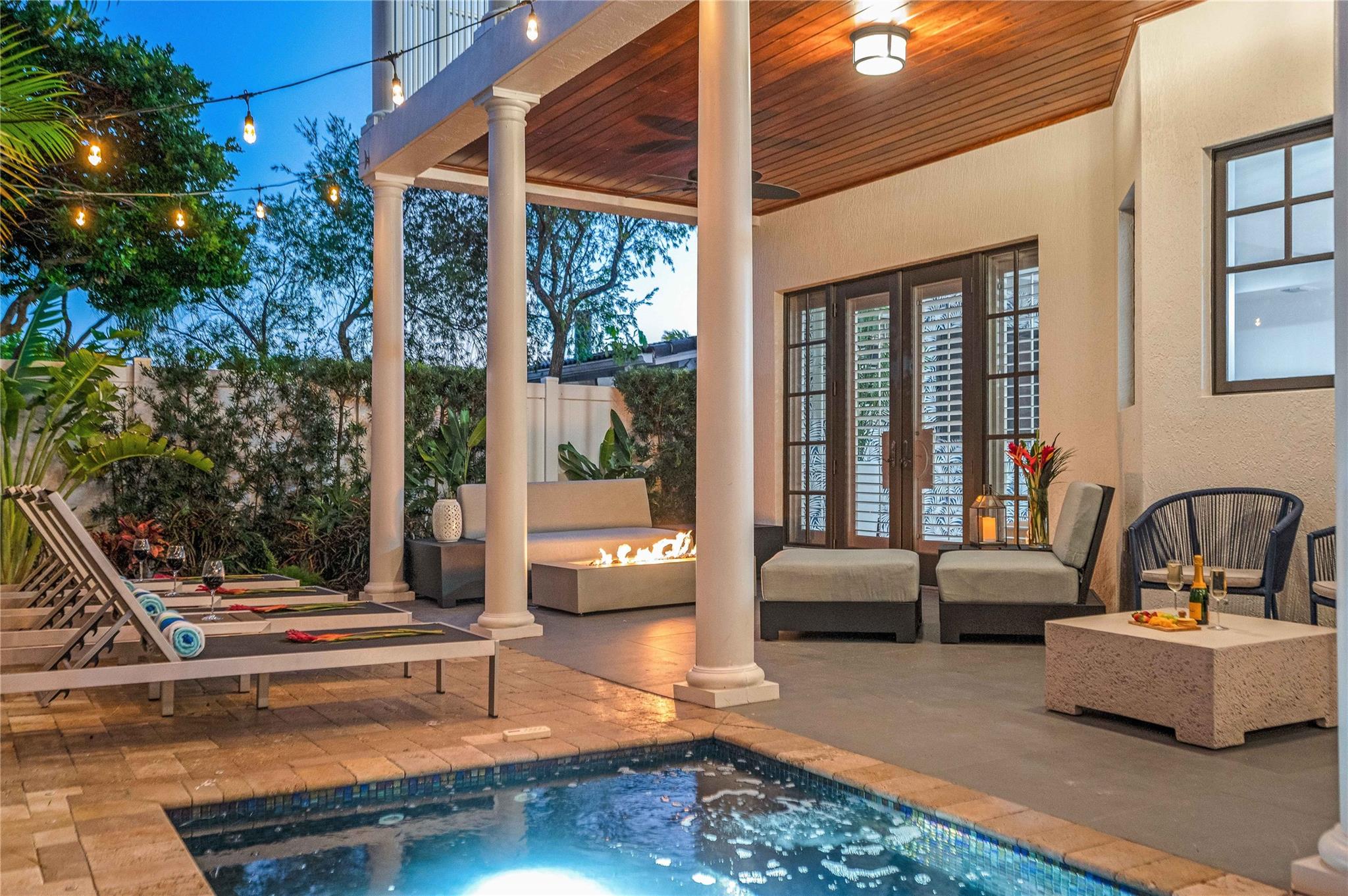 1958 Harbourview Dr.