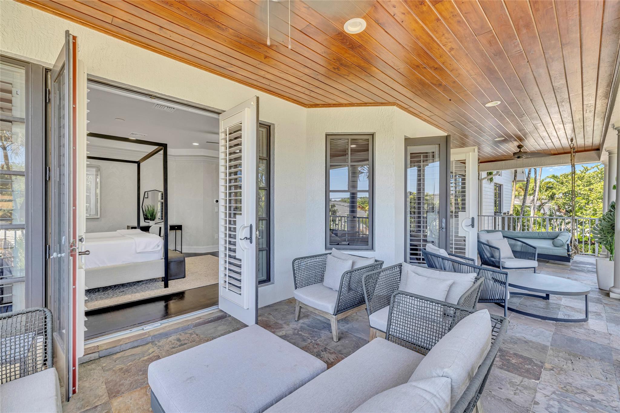 1958 Harbourview Dr.