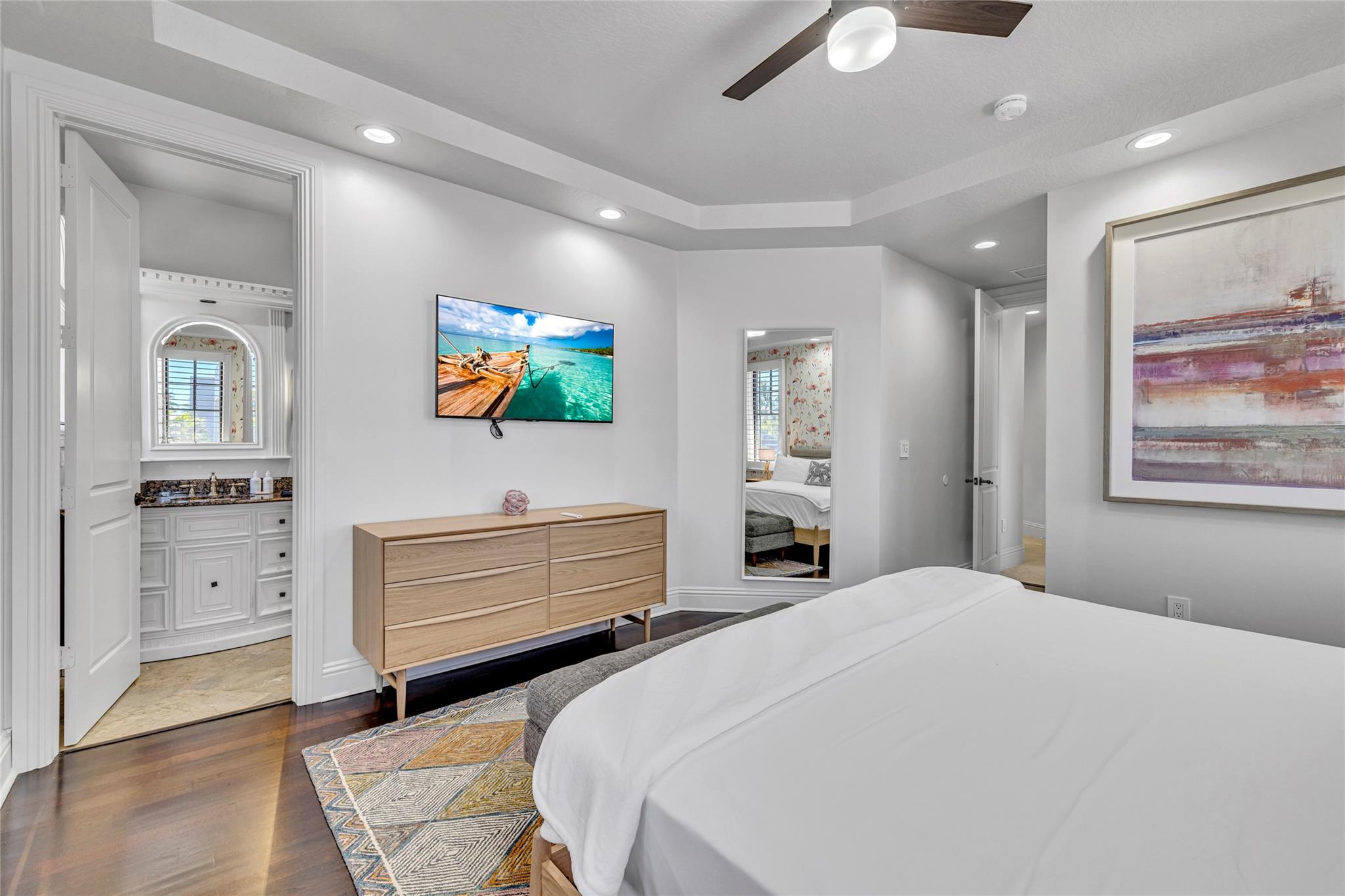 1958 Harbourview Dr.