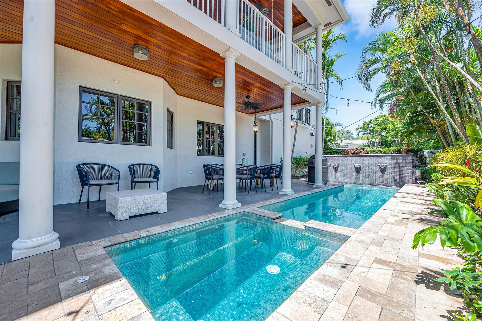 1958 Harbourview Dr.