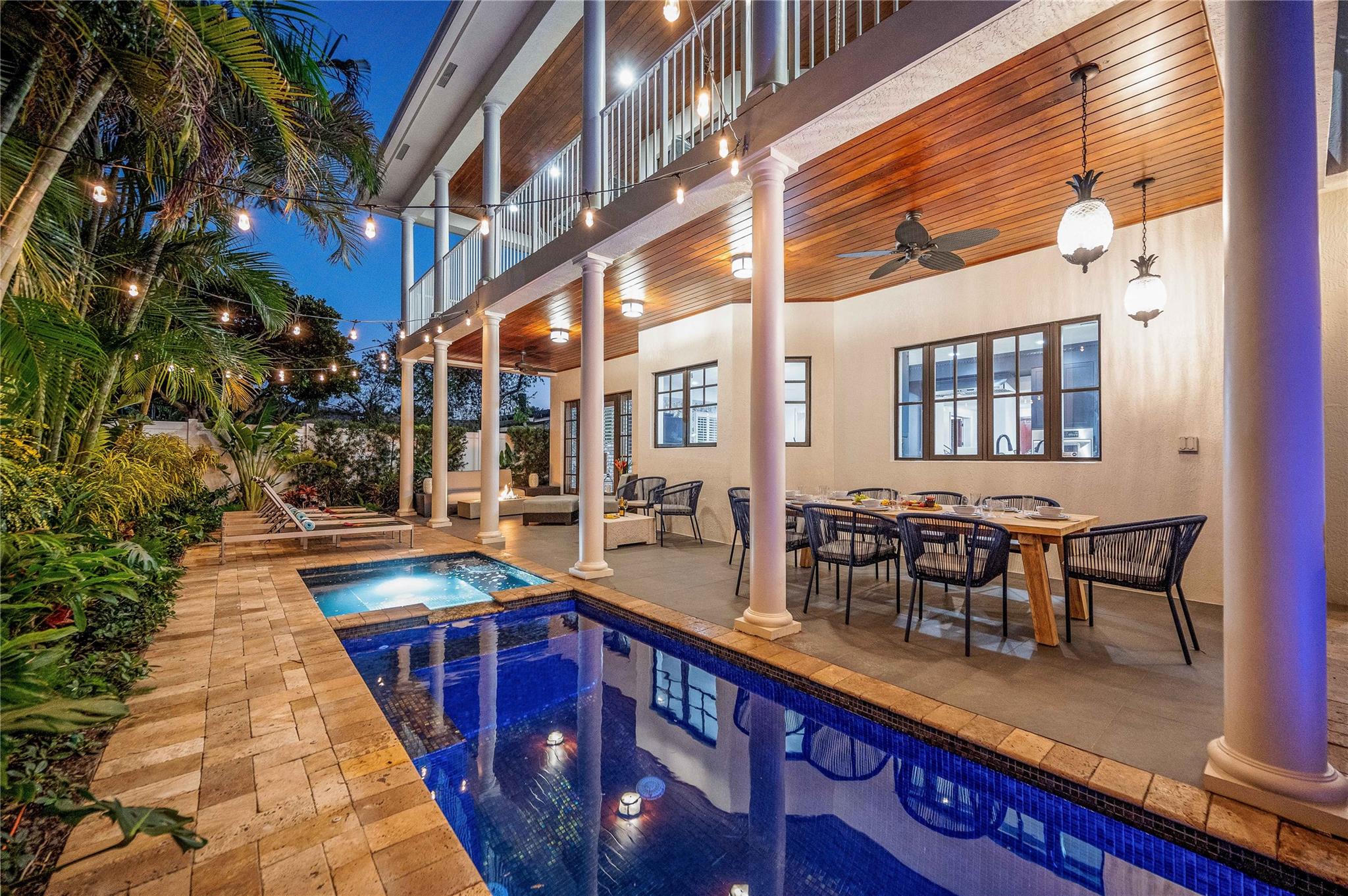 1958 Harbourview Dr.