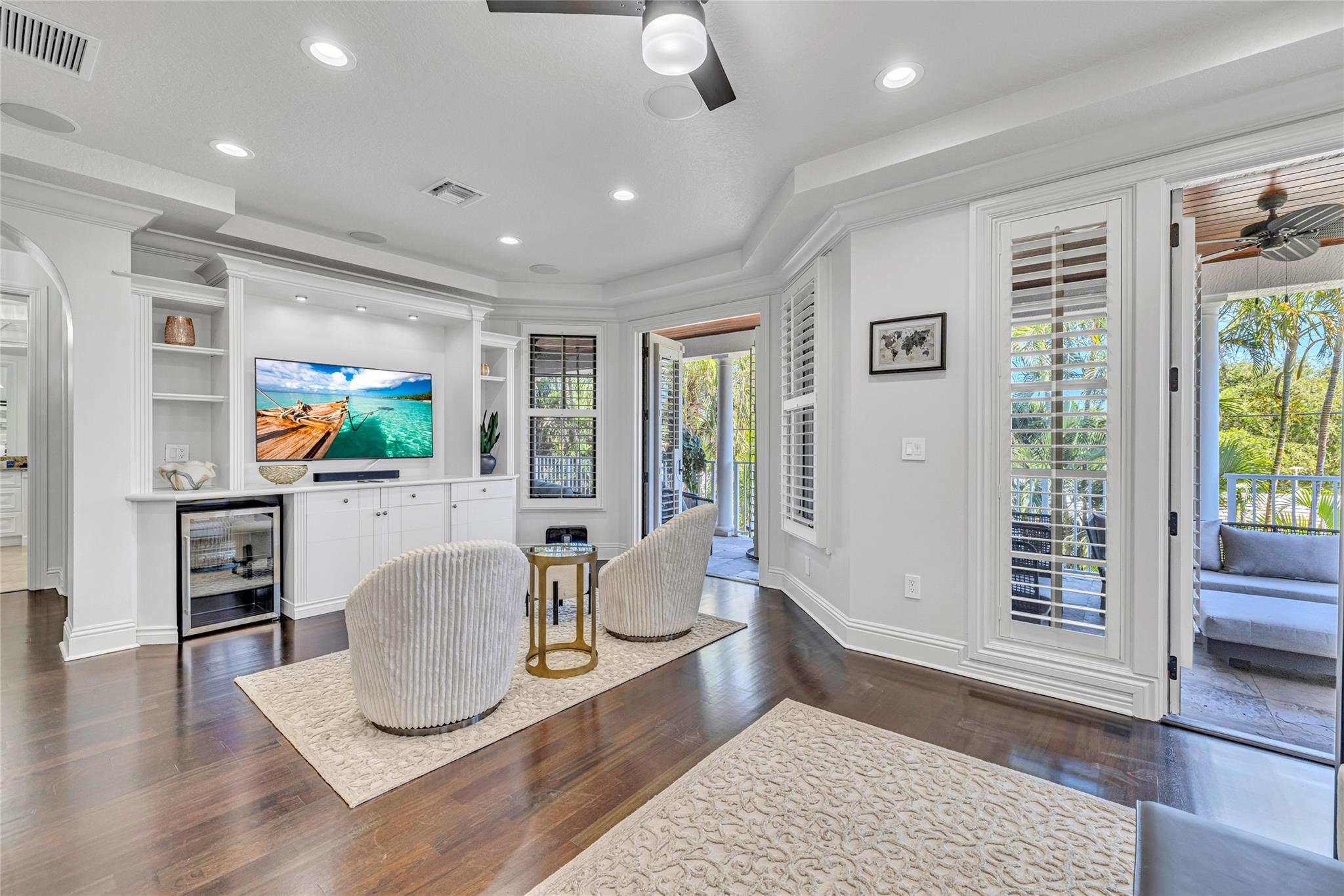 1958 Harbourview Dr.