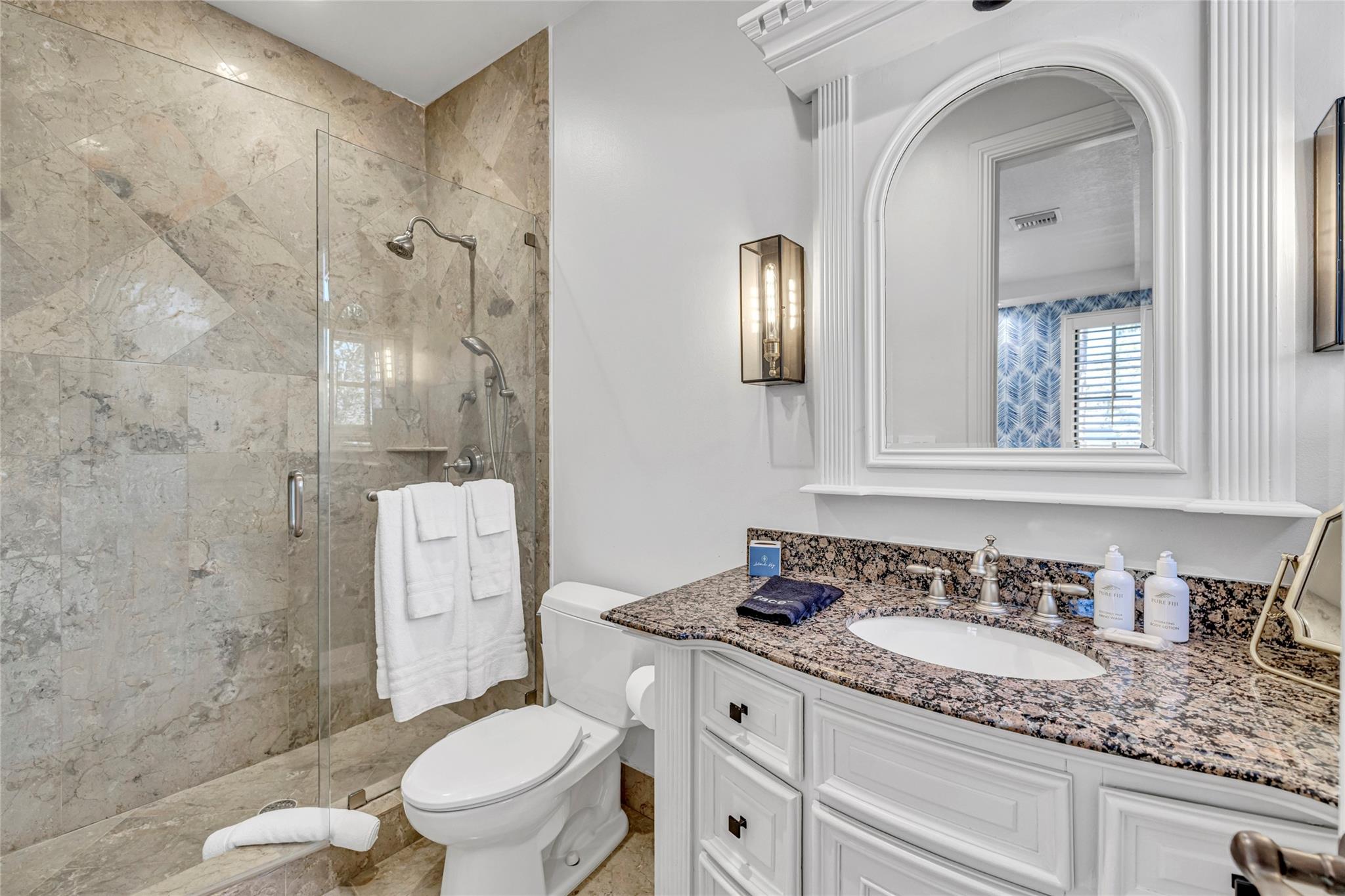1958 Harbourview Dr.