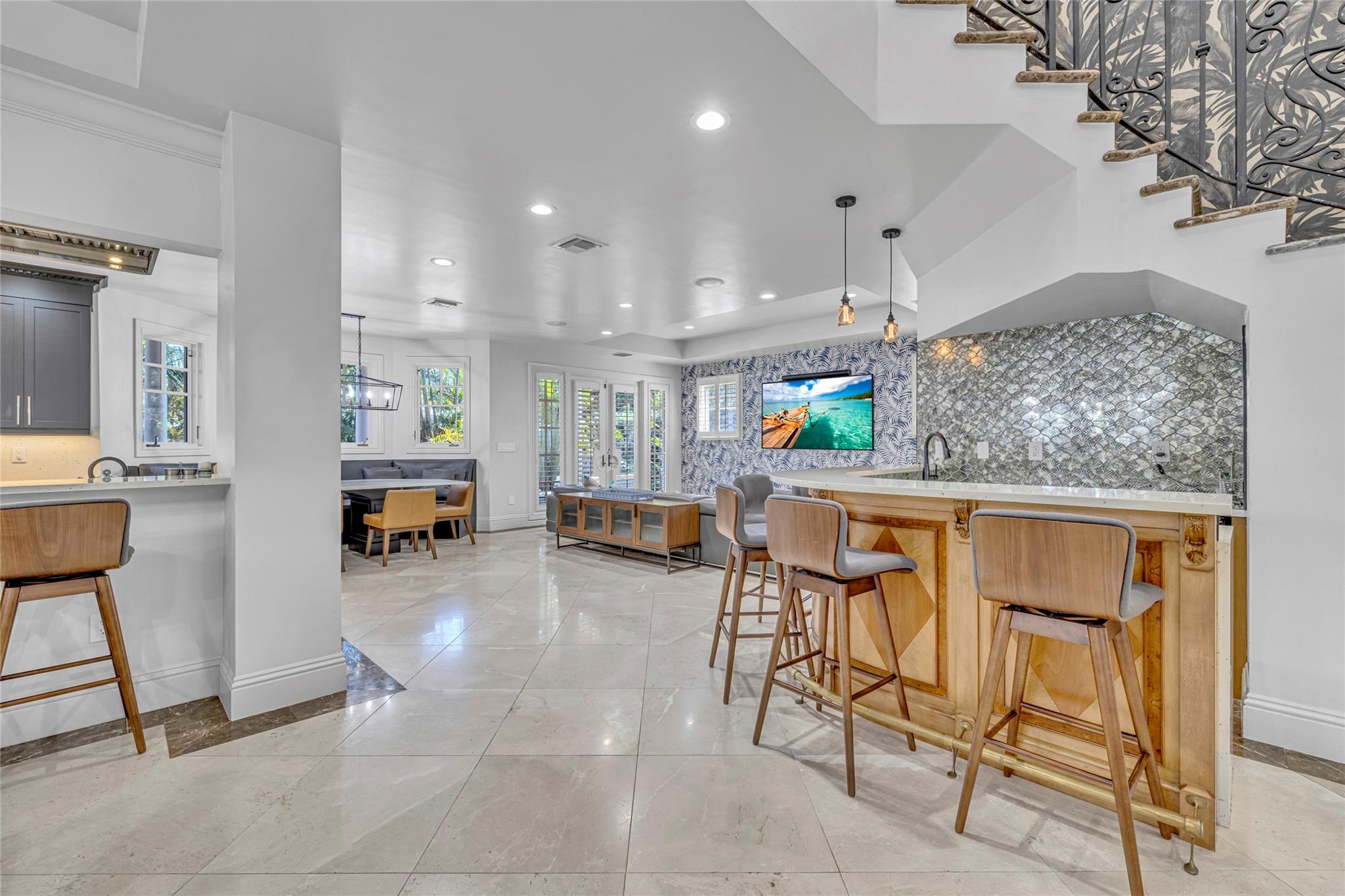 1958 Harbourview Dr.
