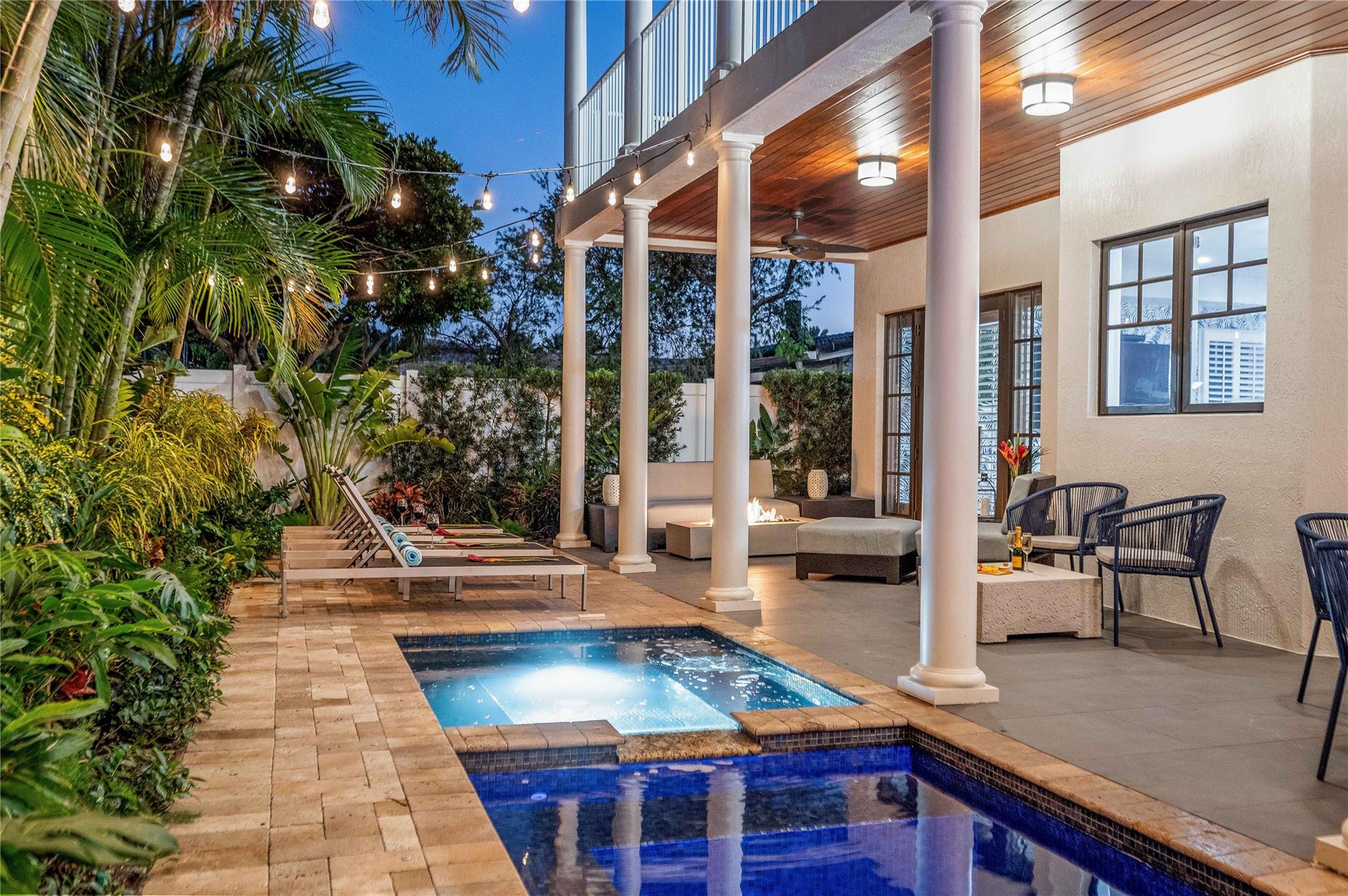 1958 Harbourview Dr.
