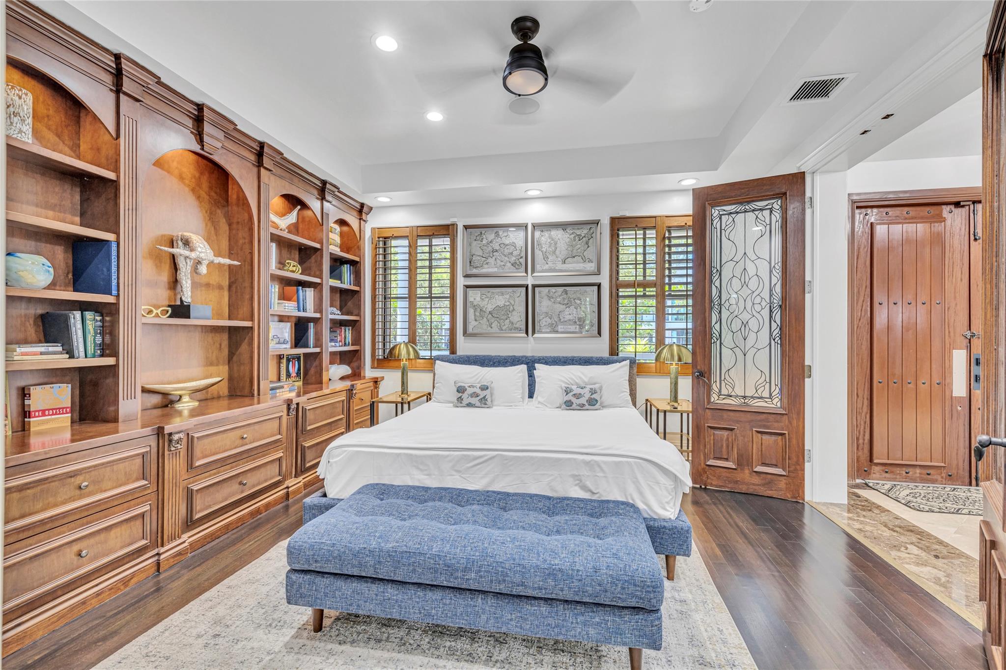 1958 Harbourview Dr.