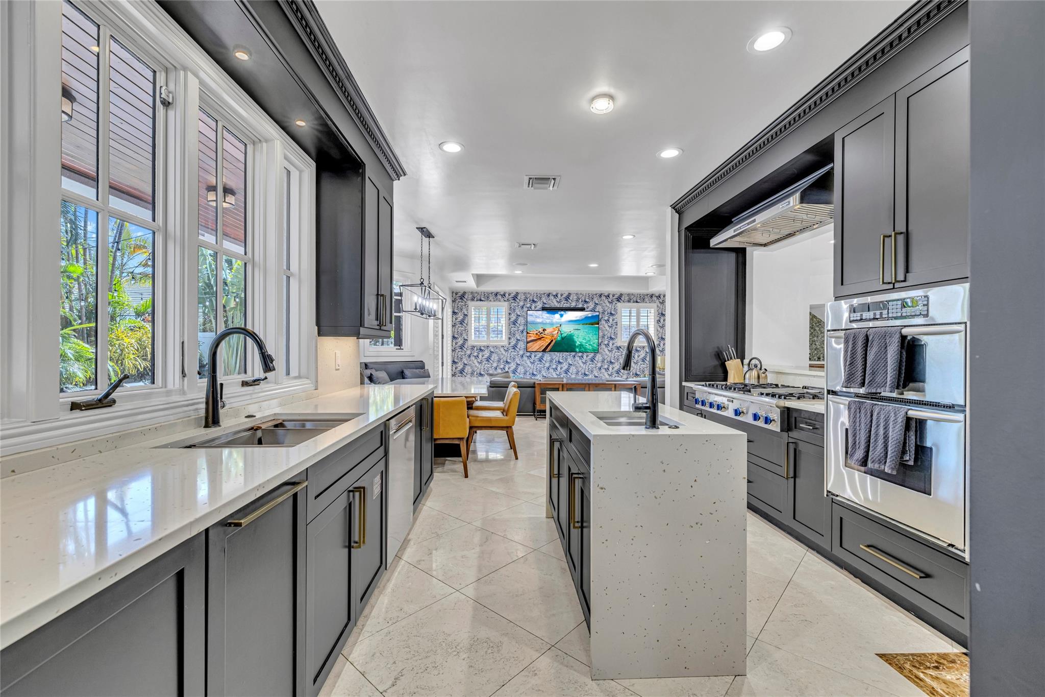 1958 Harbourview Dr.