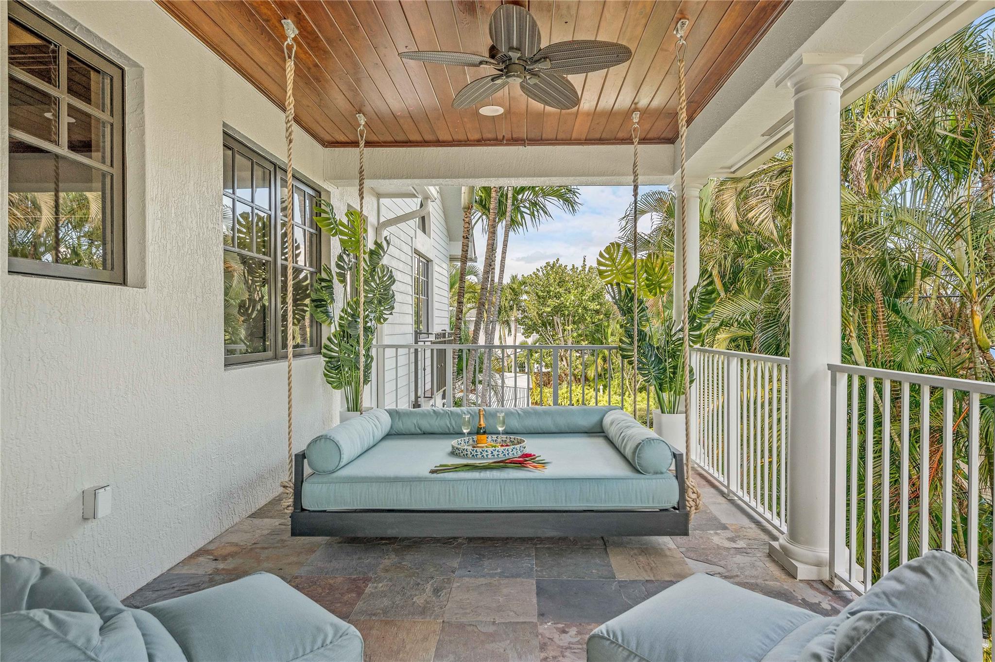 1958 Harbourview Dr.
