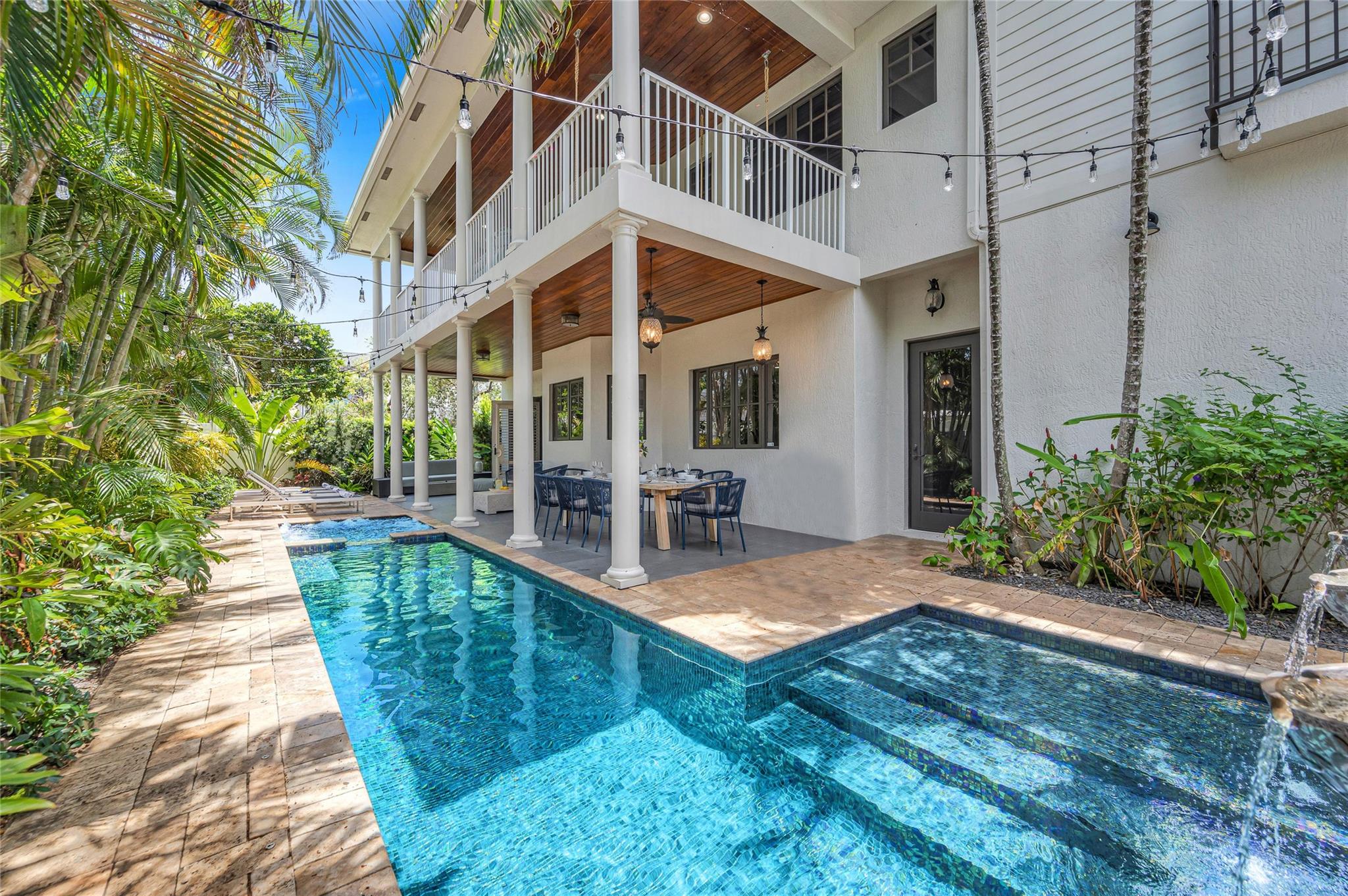 1958 Harbourview Dr.