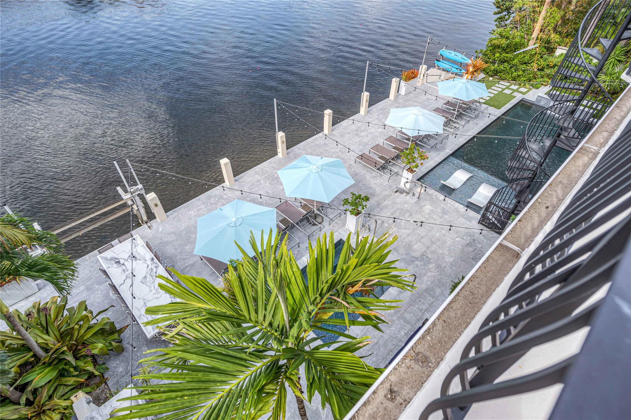 1317 Middle River Dr