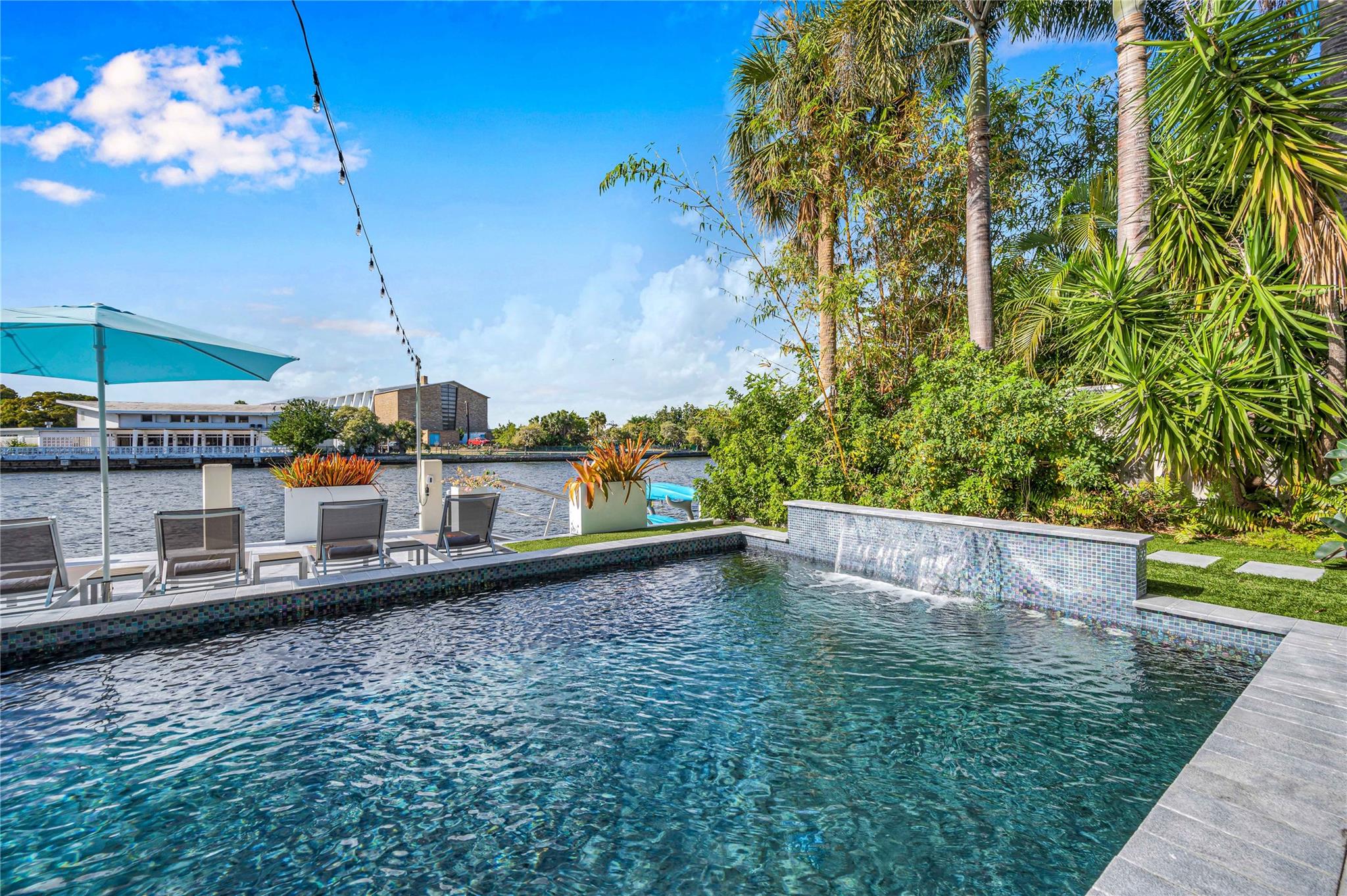 1317 Middle River Dr