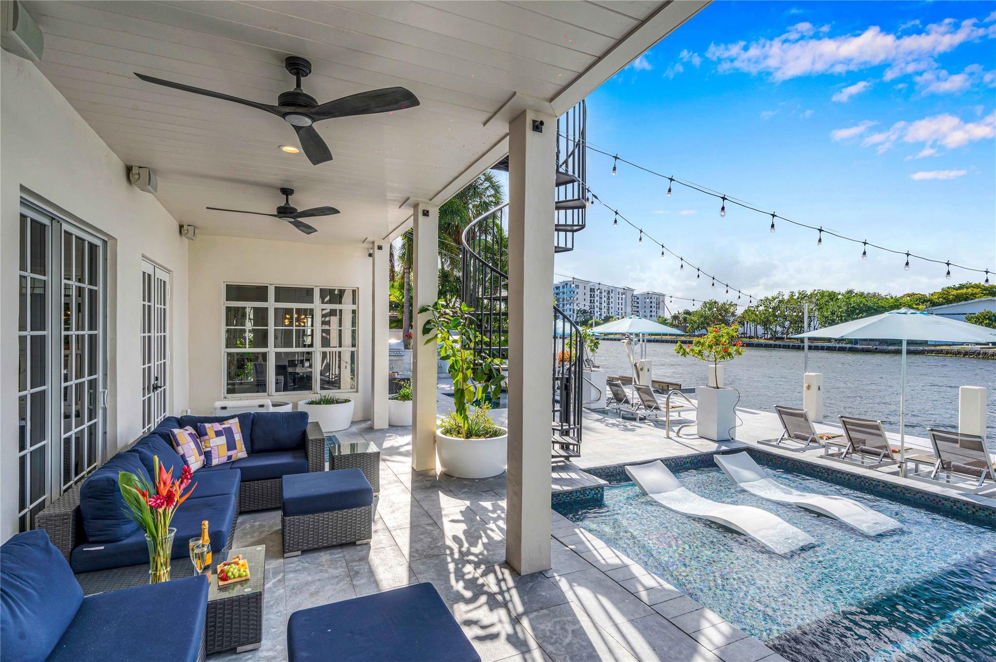 1317 Middle River Dr